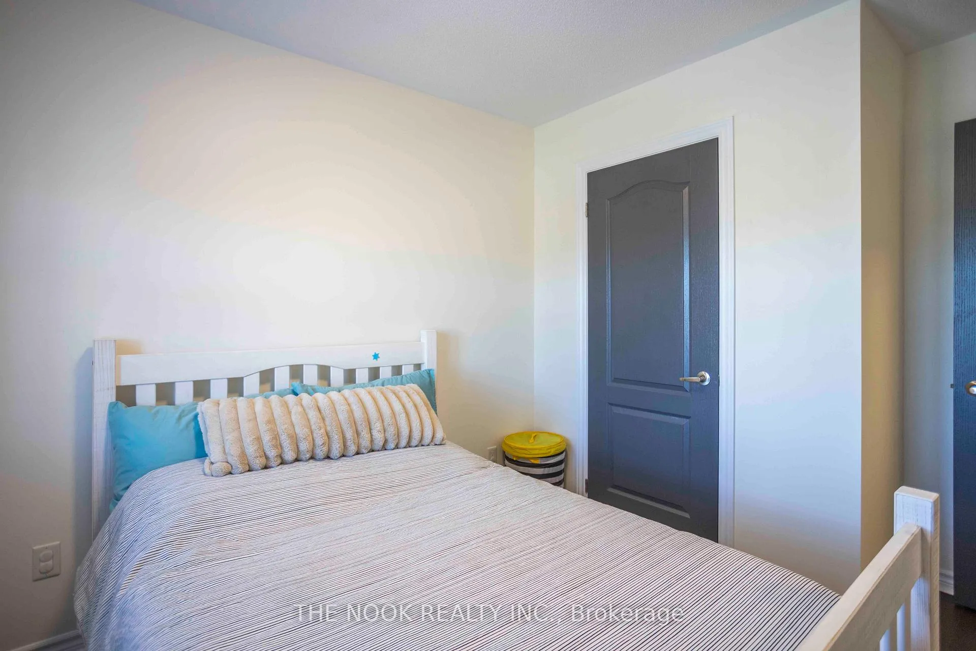 Photo 23 of 36 Ferris Square, Clarington, Courtice — HOMEH