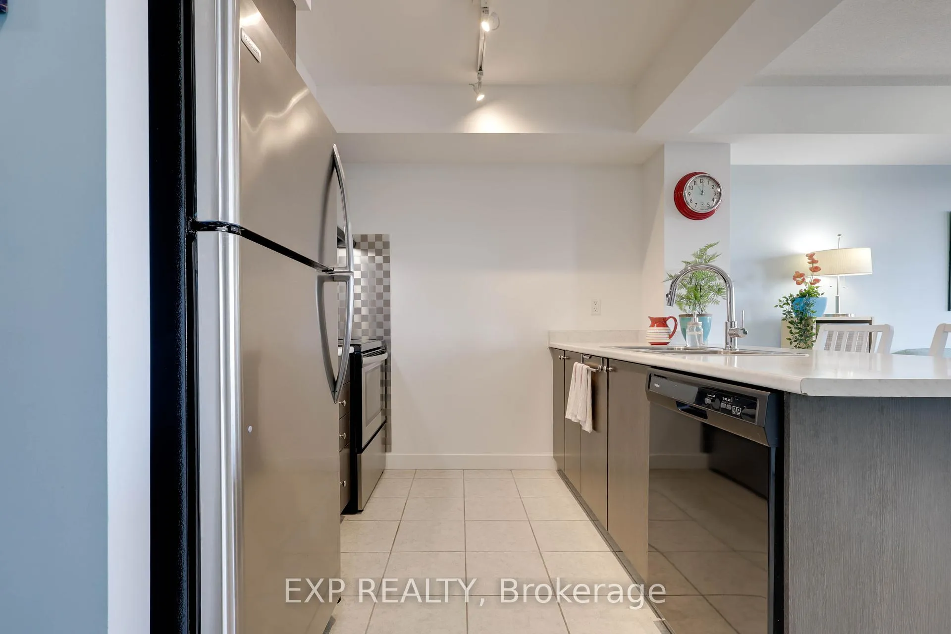 Photo 3 of Unit 410, 8 Trent Avenue, Toronto, East End-Danforth — HOMEH