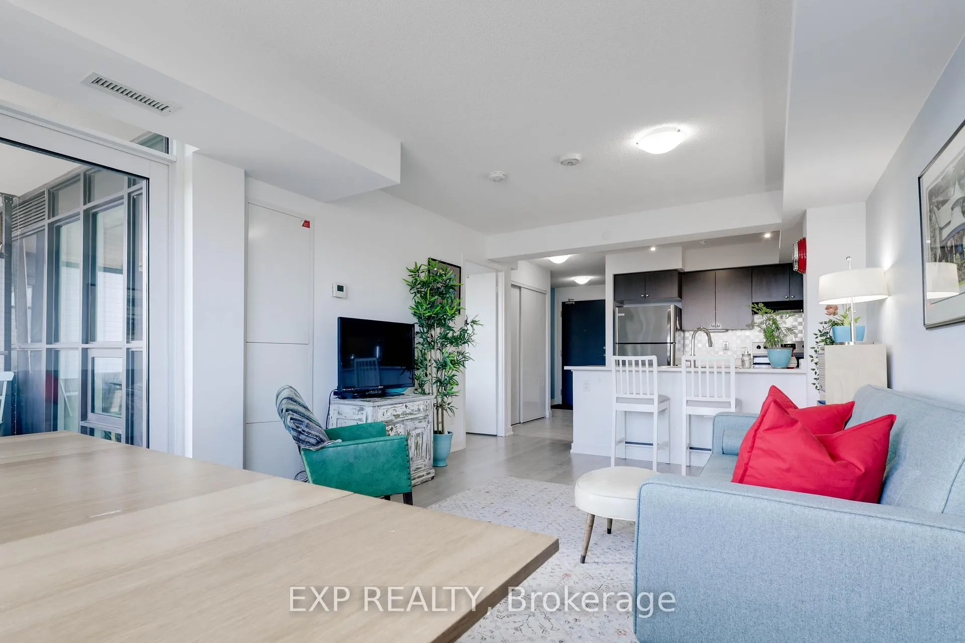 Photo 4 of Unit 410, 8 Trent Avenue, Toronto, East End-Danforth — HOMEH