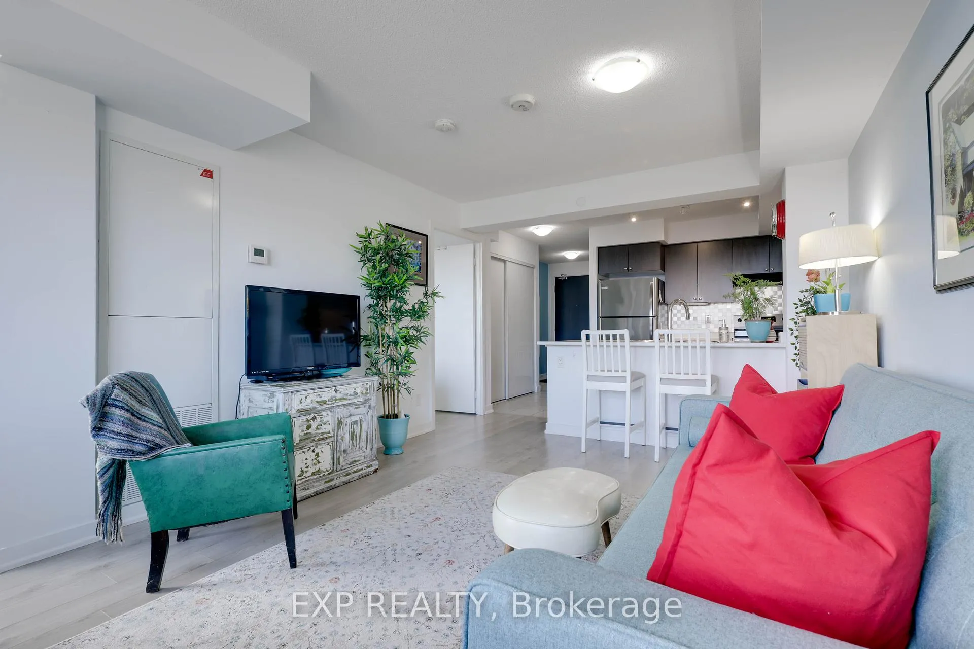 Photo 5 of Unit 410, 8 Trent Avenue, Toronto, East End-Danforth — HOMEH