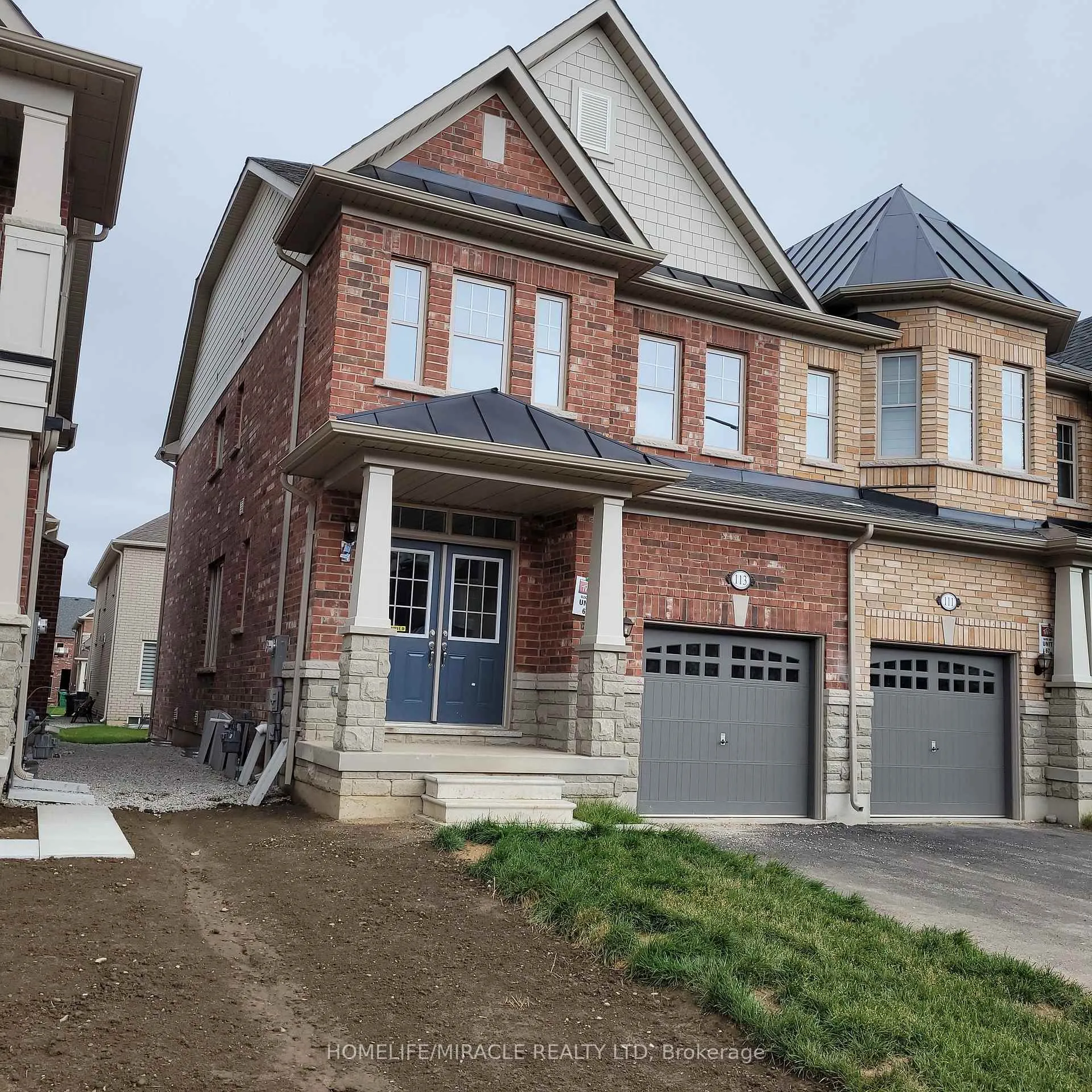 Photo 2 of 113 Finegan Circle, Brampton, Northwest Brampton — HOMEH