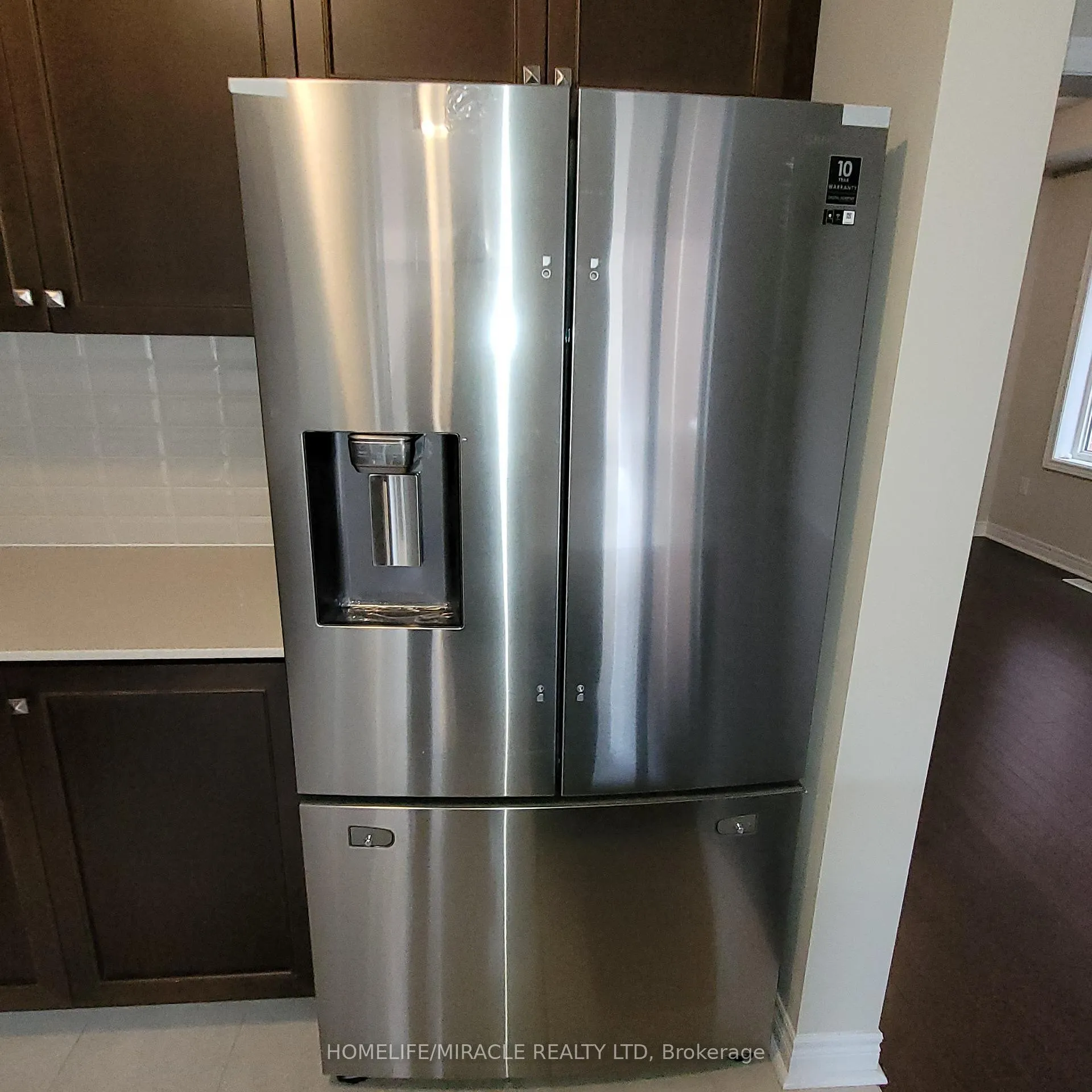 Photo 9 of 113 Finegan Circle, Brampton, Northwest Brampton — HOMEH