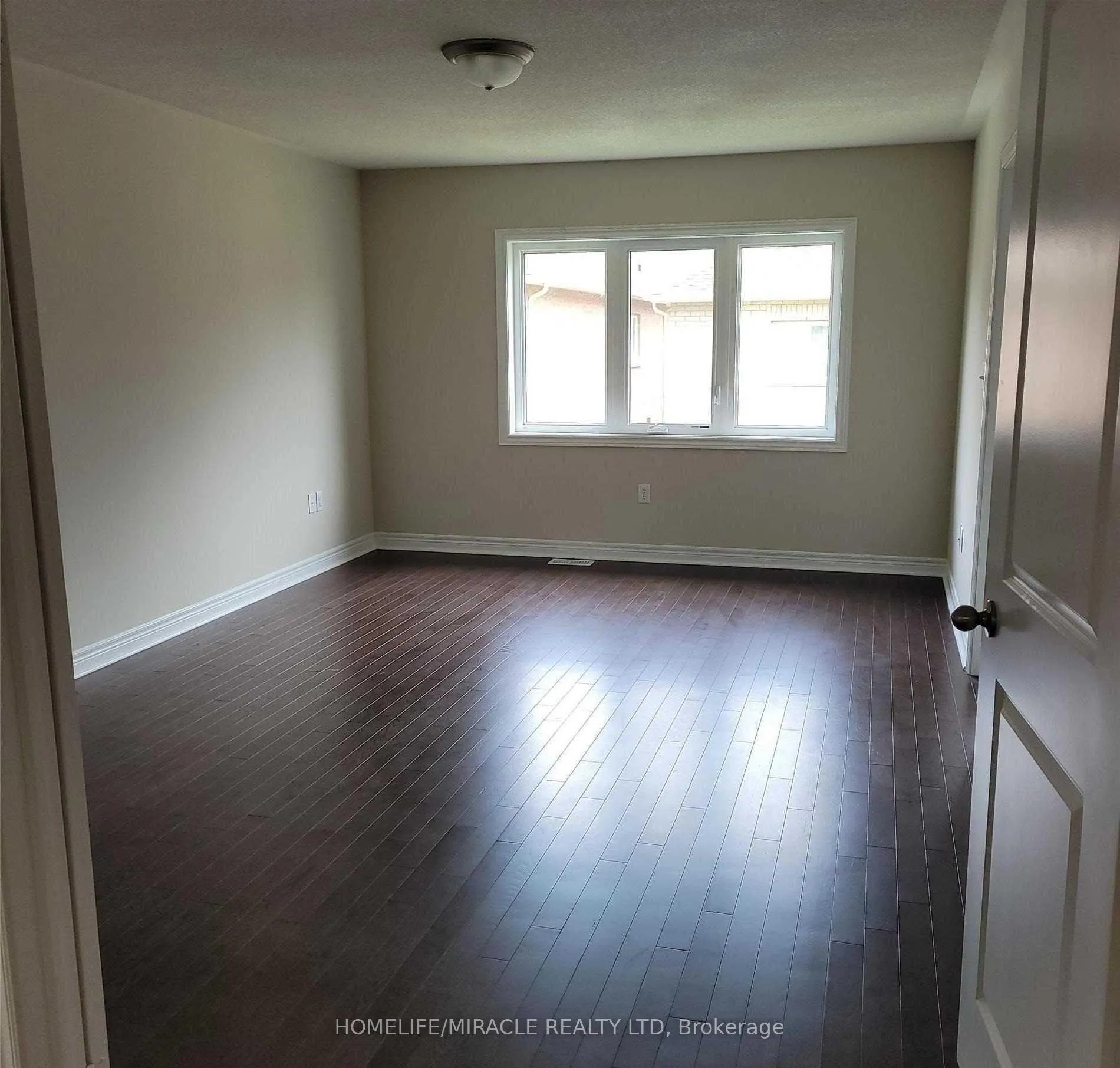 Photo 13 of 113 Finegan Circle, Brampton, Northwest Brampton — HOMEH