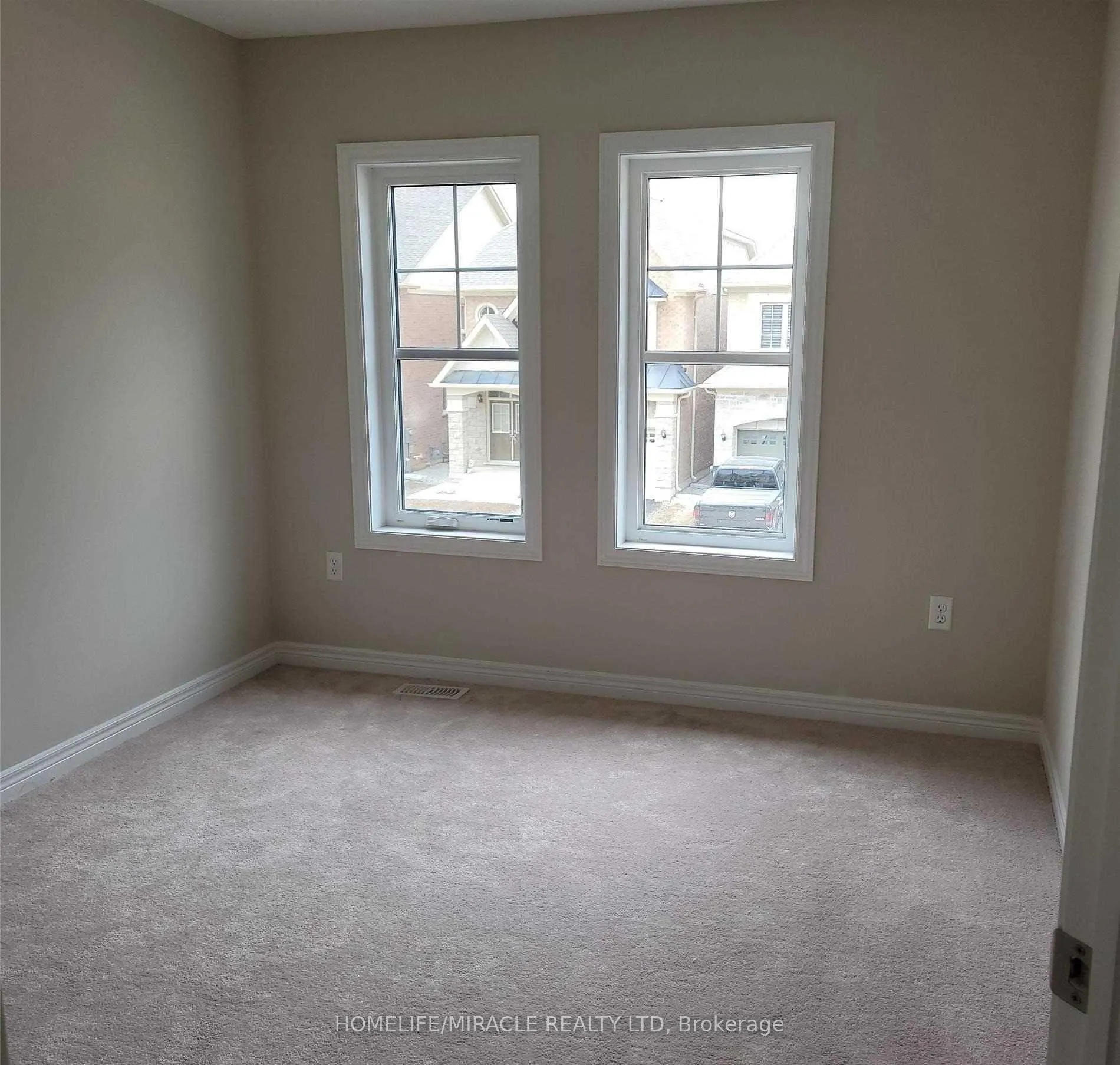 Photo 14 of 113 Finegan Circle, Brampton, Northwest Brampton — HOMEH