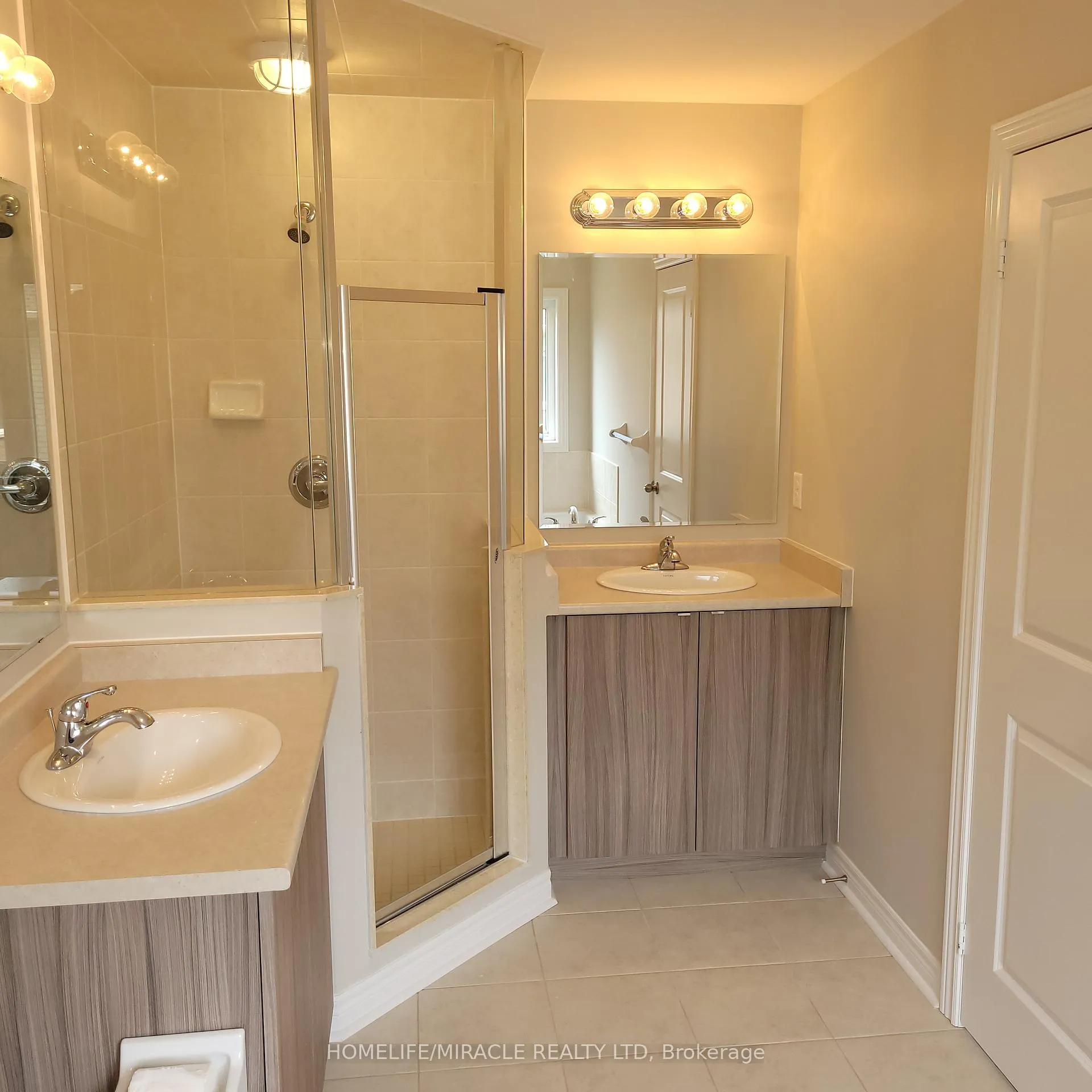 Photo 18 of 113 Finegan Circle, Brampton, Northwest Brampton — HOMEH