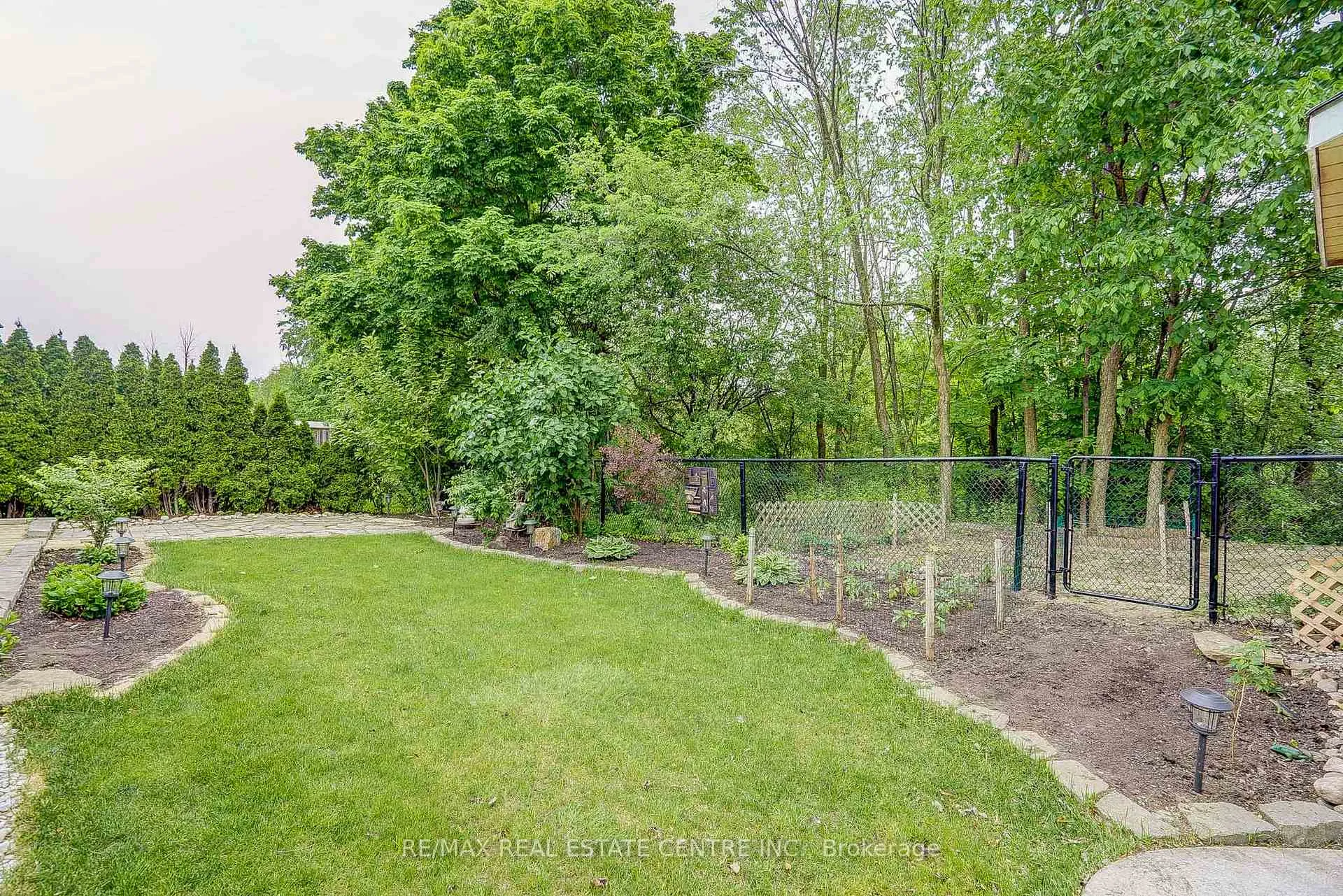 Photo 3 of 148 Bonistel Crescent, Brampton, Fletcher's Meadow — HOMEH