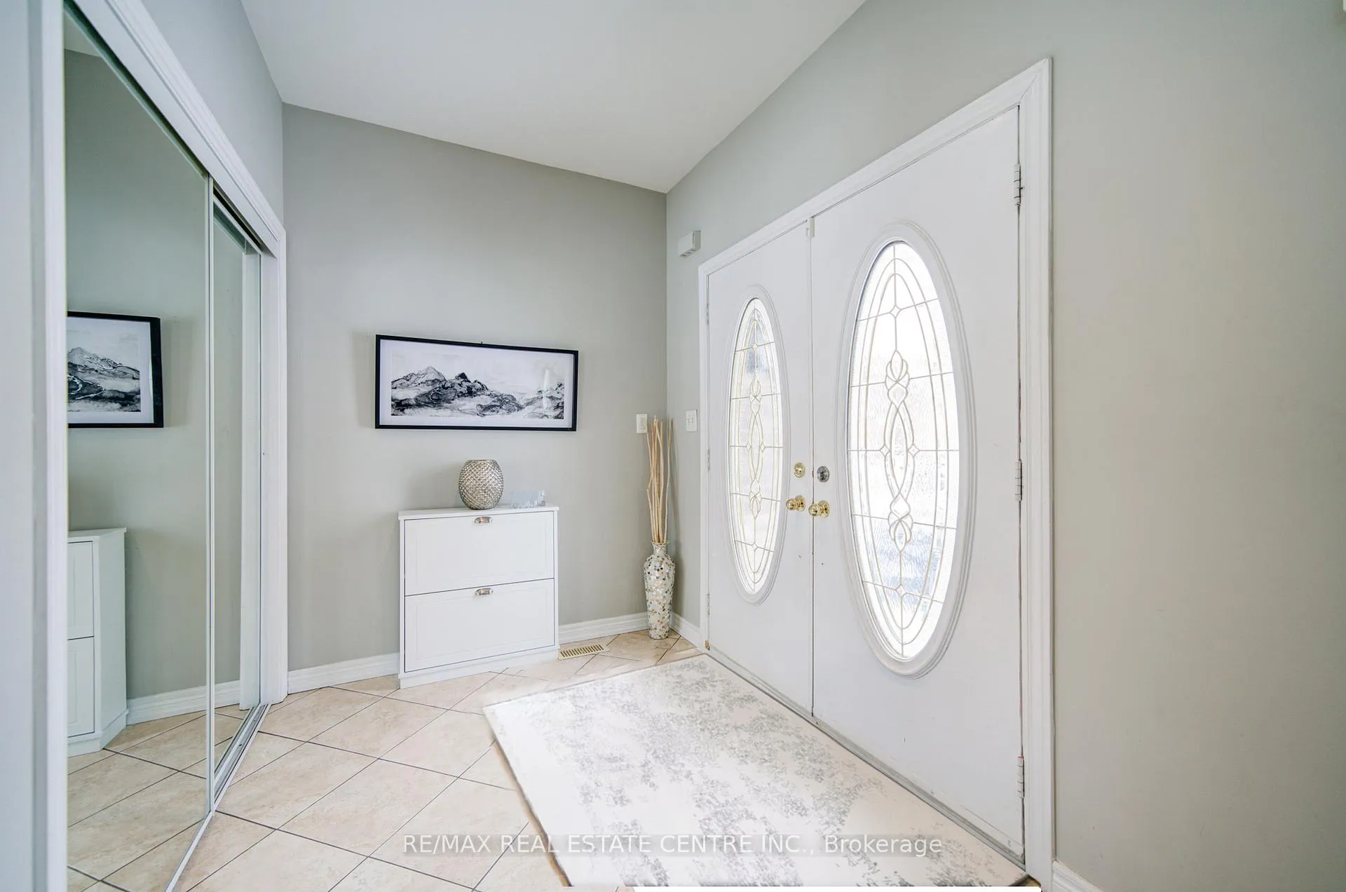 Photo 5 of 148 Bonistel Crescent, Brampton, Fletcher's Meadow — HOMEH