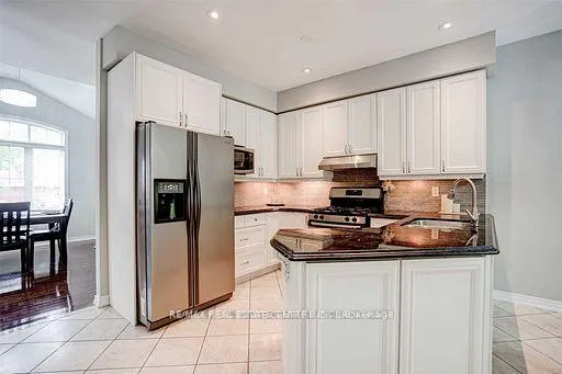 Photo 11 of 148 Bonistel Crescent, Brampton, Fletcher's Meadow — HOMEH