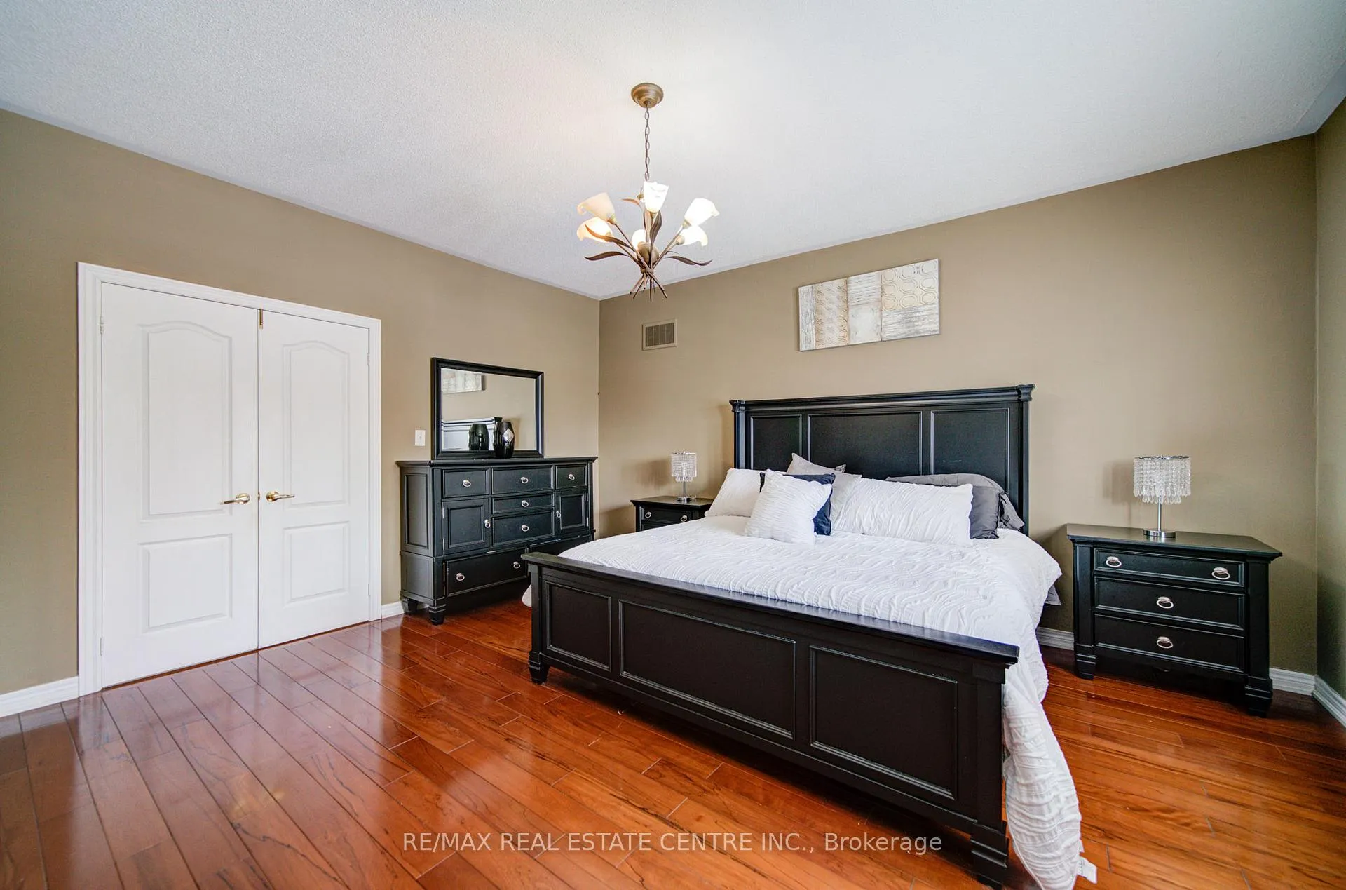 Photo 17 of 148 Bonistel Crescent, Brampton, Fletcher's Meadow — HOMEH
