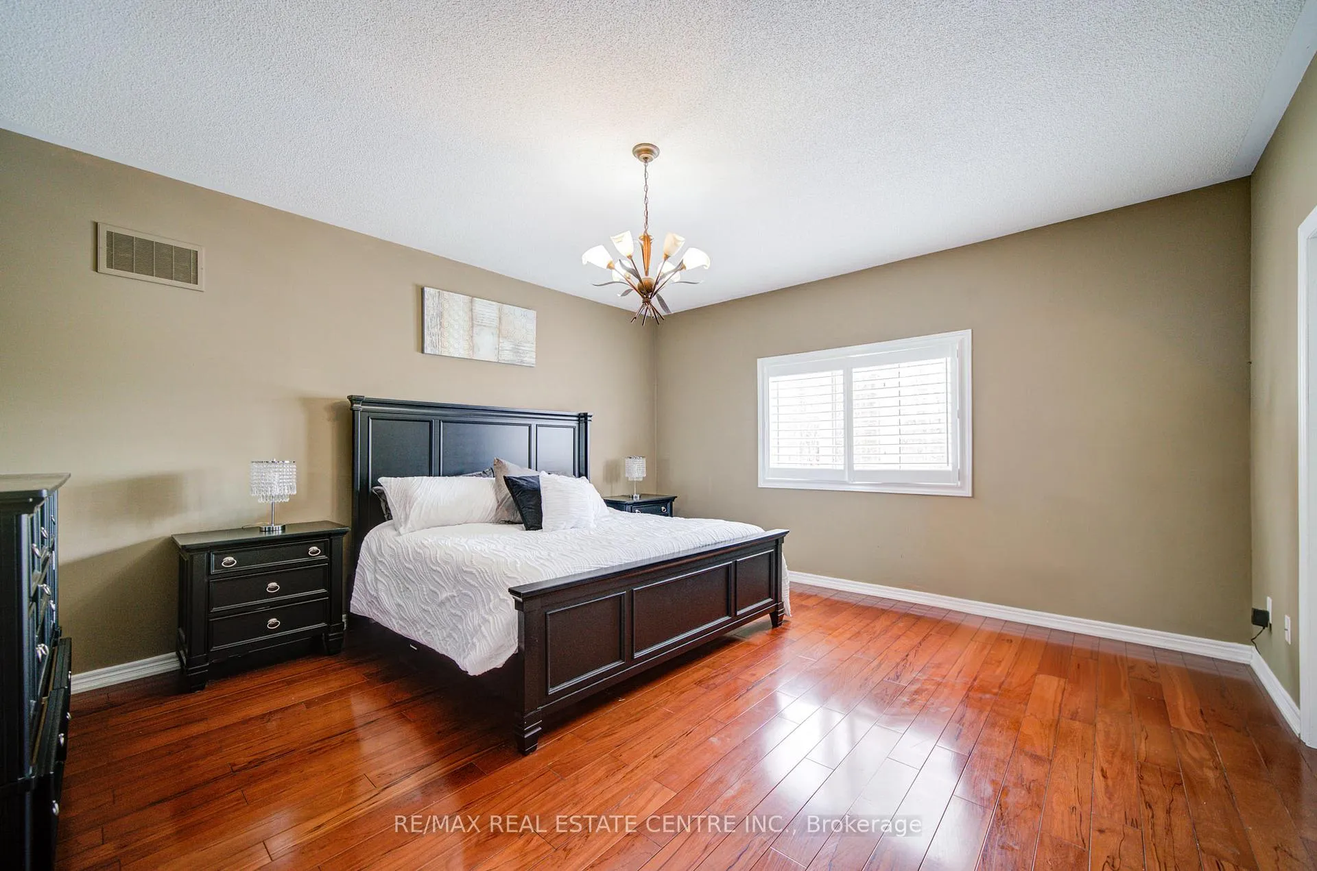 Photo 18 of 148 Bonistel Crescent, Brampton, Fletcher's Meadow — HOMEH