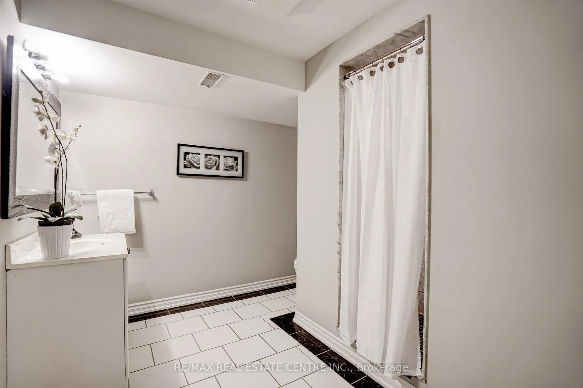 Photo 31 of 148 Bonistel Crescent, Brampton, Fletcher's Meadow — HOMEH
