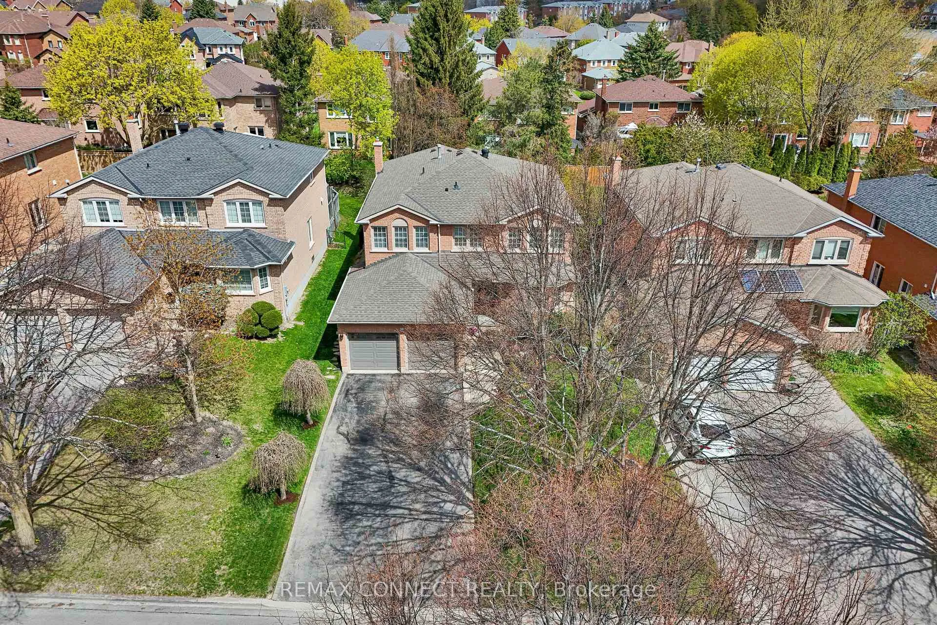 Photo 2 of 20 Goldsmith Crescent, Newmarket, Armitage — HOMEH