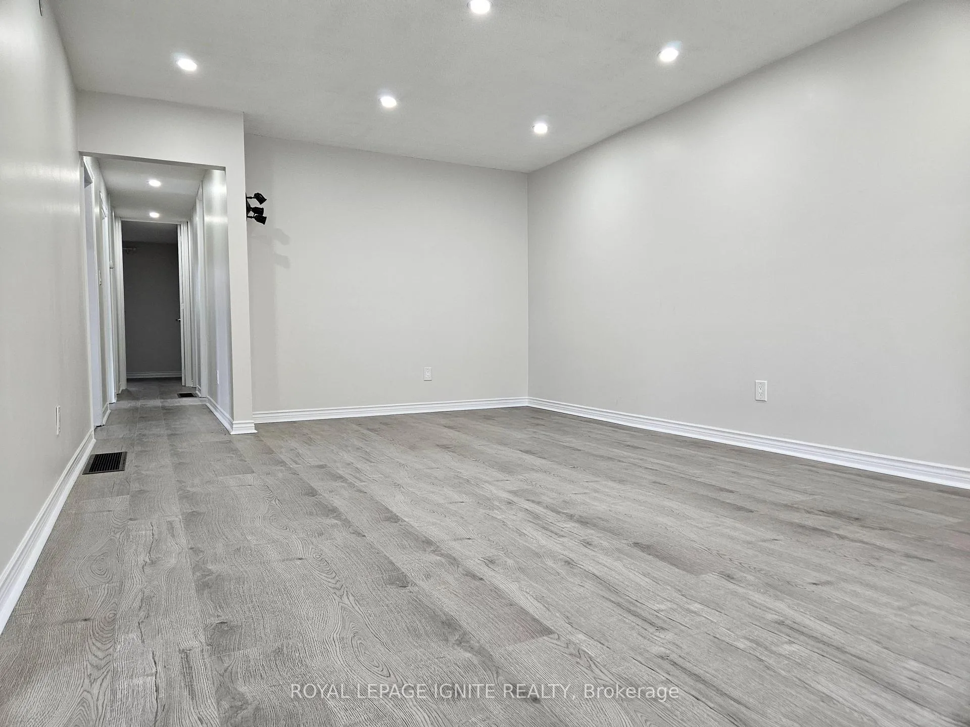 Photo 3 of Unit Main, 21 Humheller Road, Etobicoke, West Humber-Clairville — HOMEH