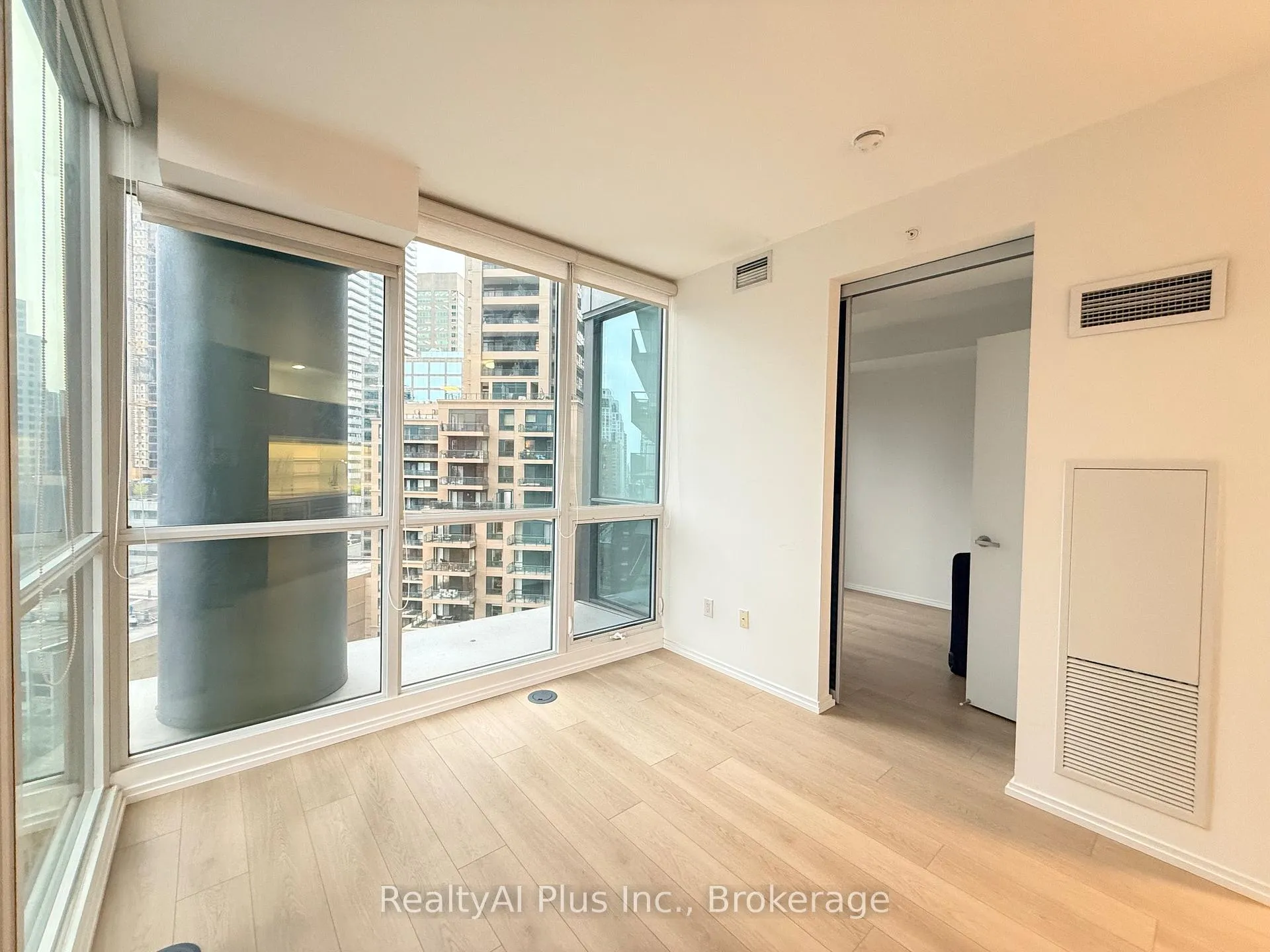 Photo 8 of Unit 1706, 45 Charles Street E, Toronto, Church-Yonge Corridor — HOMEH