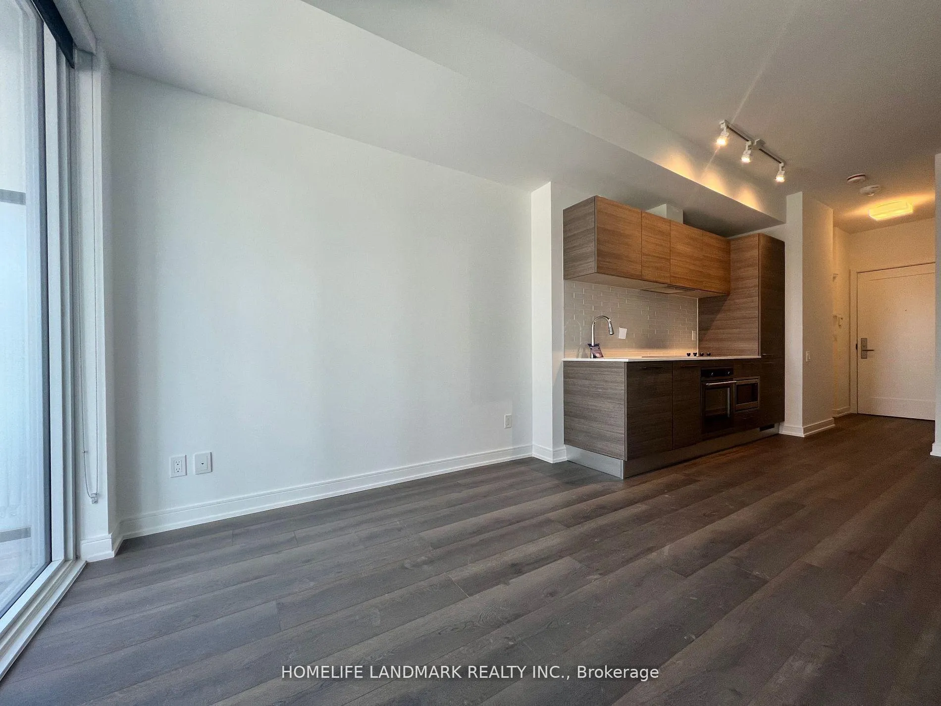 Photo 3 of Unit 710, 3 Gloucester Street, Toronto, Church-Yonge Corridor — HOMEH