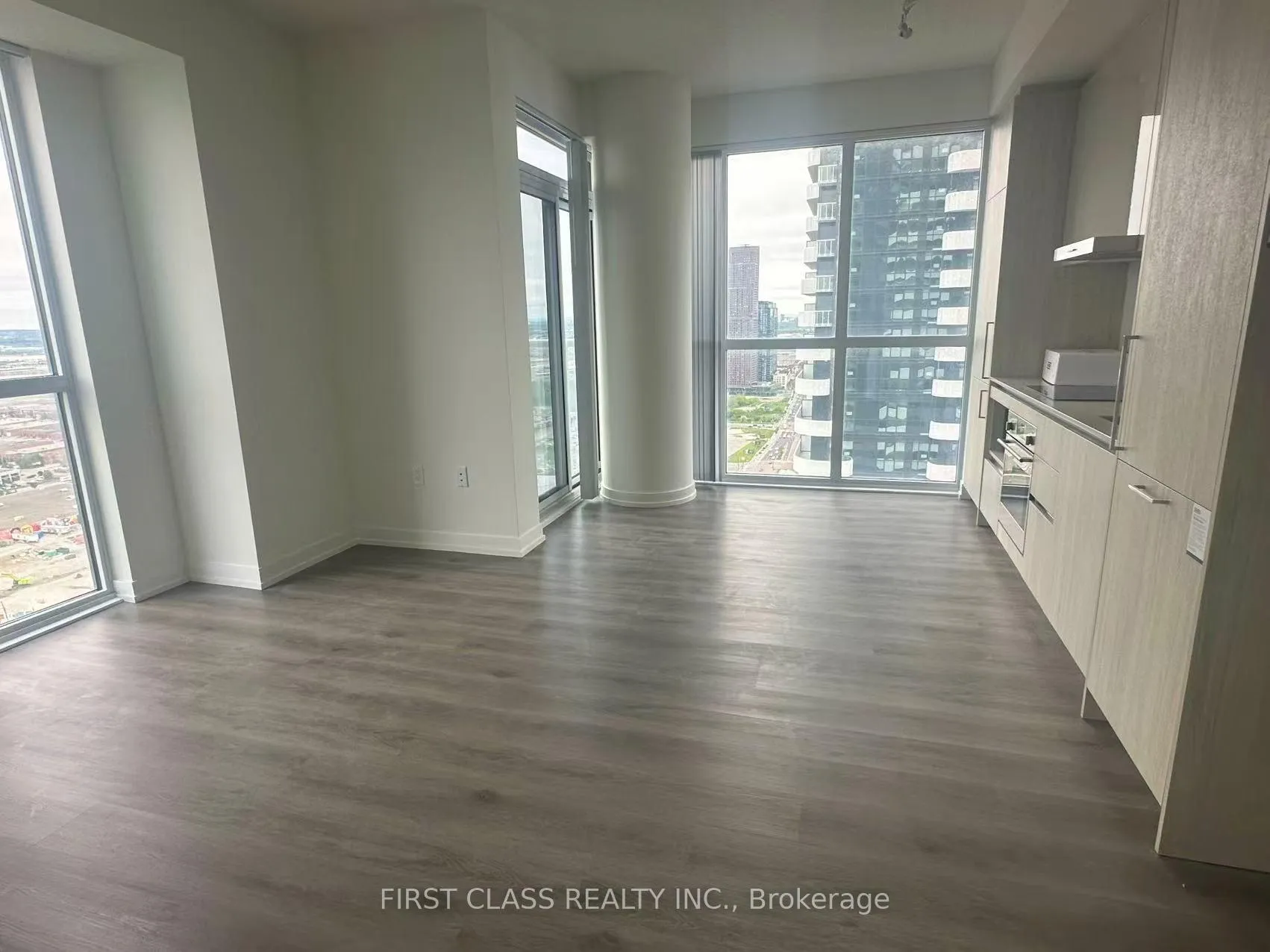 Photo 2 of Unit Unit 4012, 225 Commerce Street, Vaughan, Vaughan Corporate Centre — HOMEH