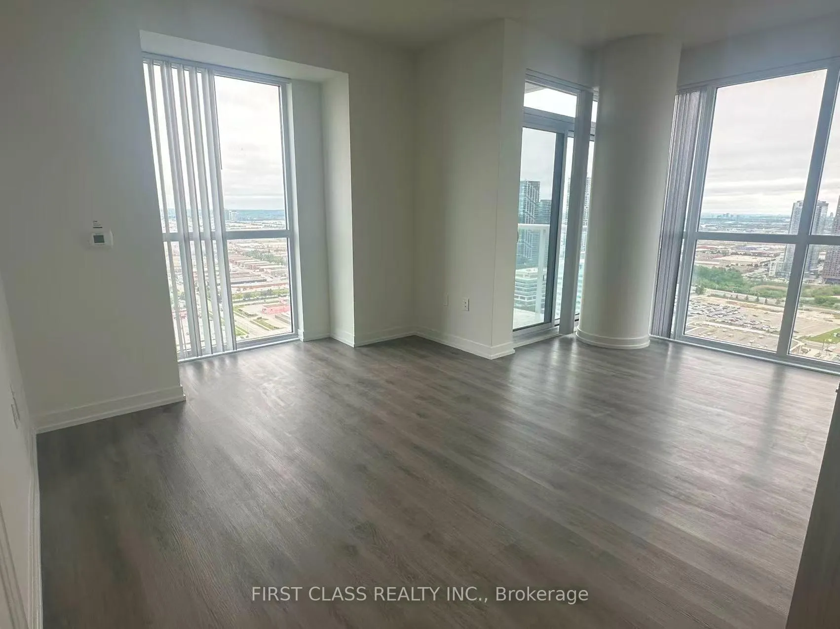 Photo 3 of Unit Unit 4012, 225 Commerce Street, Vaughan, Vaughan Corporate Centre — HOMEH