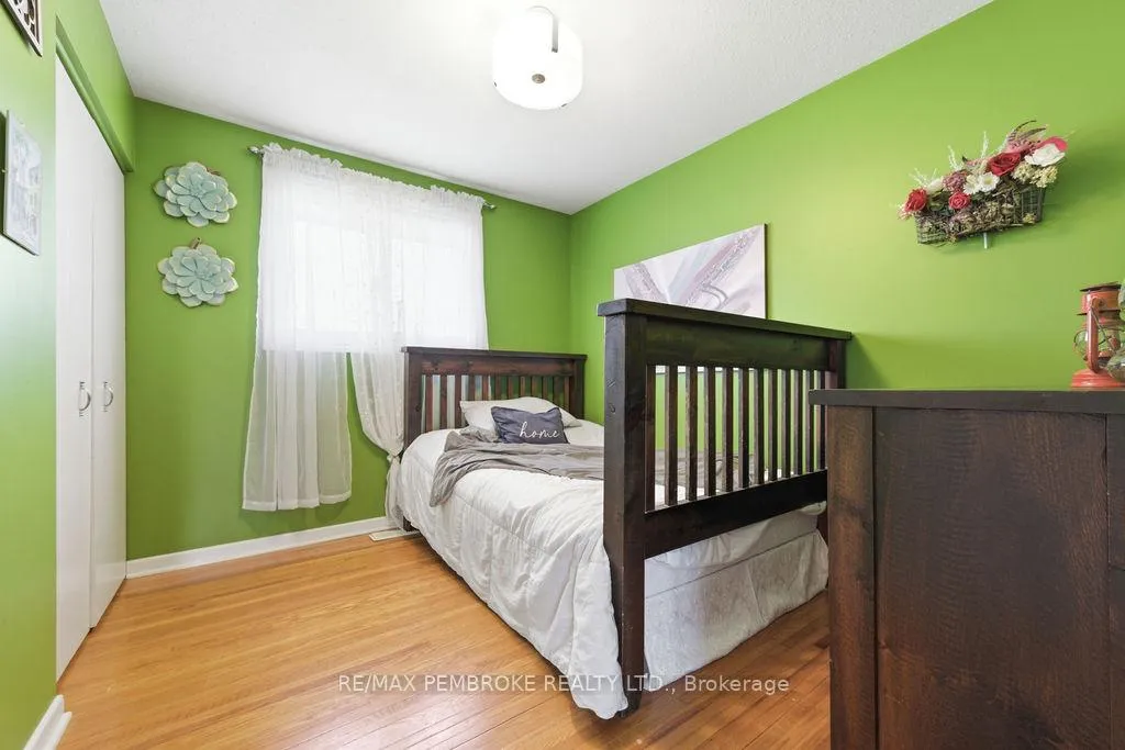 Photo 27 of 70 Selkirk Street, Petawawa — HOMEH