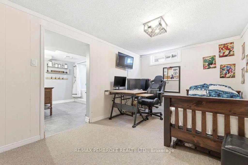 Photo 36 of 70 Selkirk Street, Petawawa — HOMEH