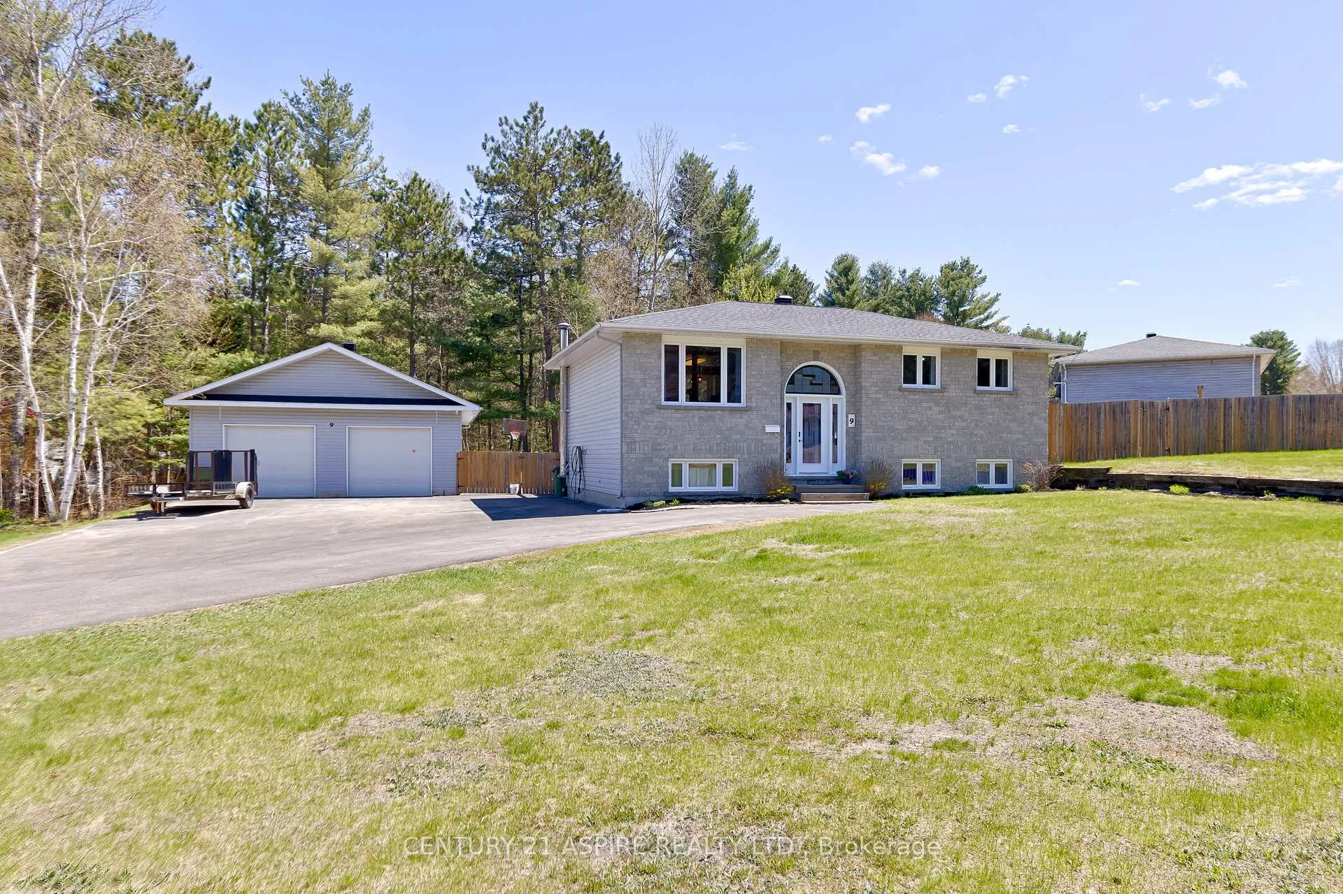 Photo 1 of 9 Jamie Crescent, Petawawa — HOMEH