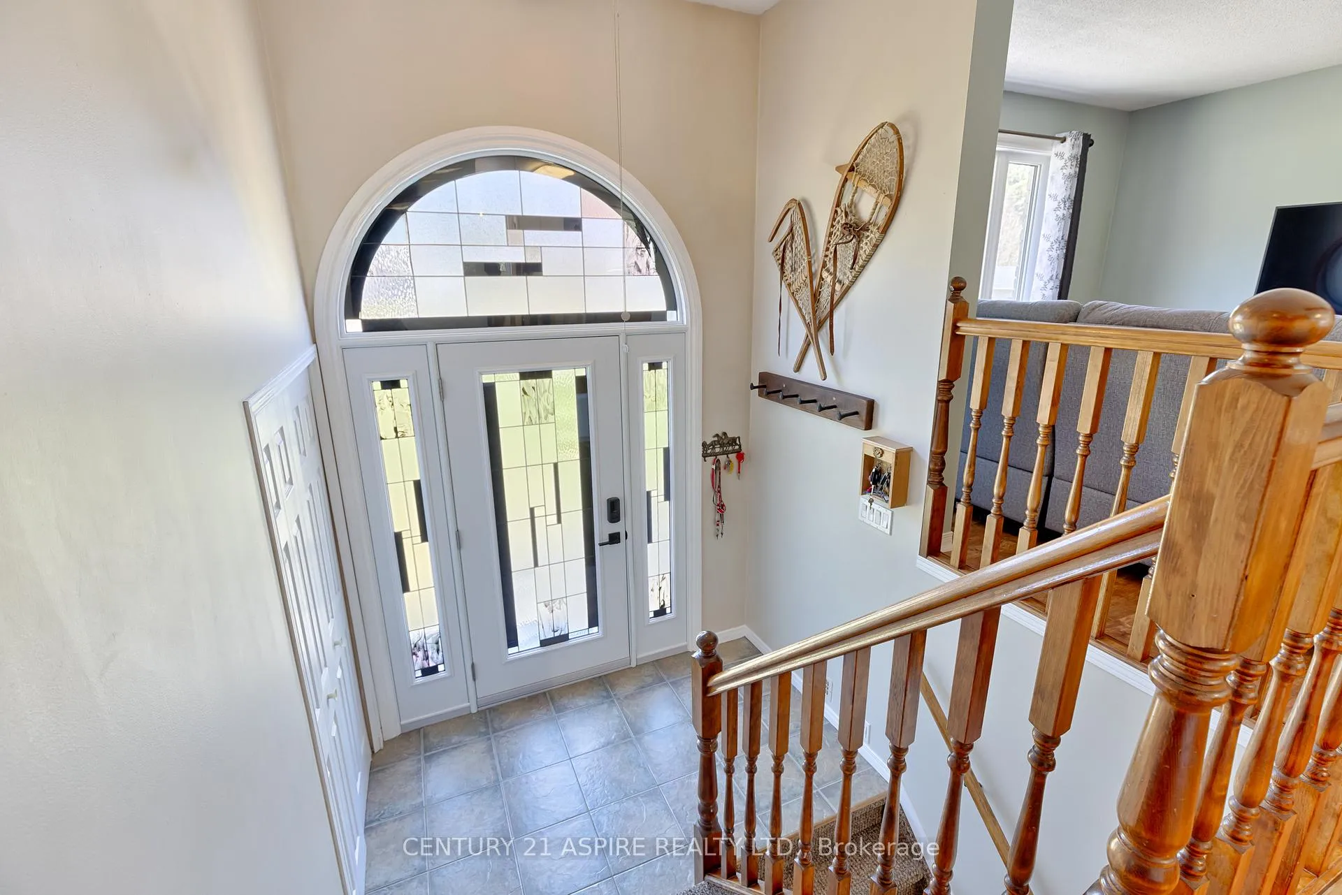 Photo 5 of 9 Jamie Crescent, Petawawa — HOMEH