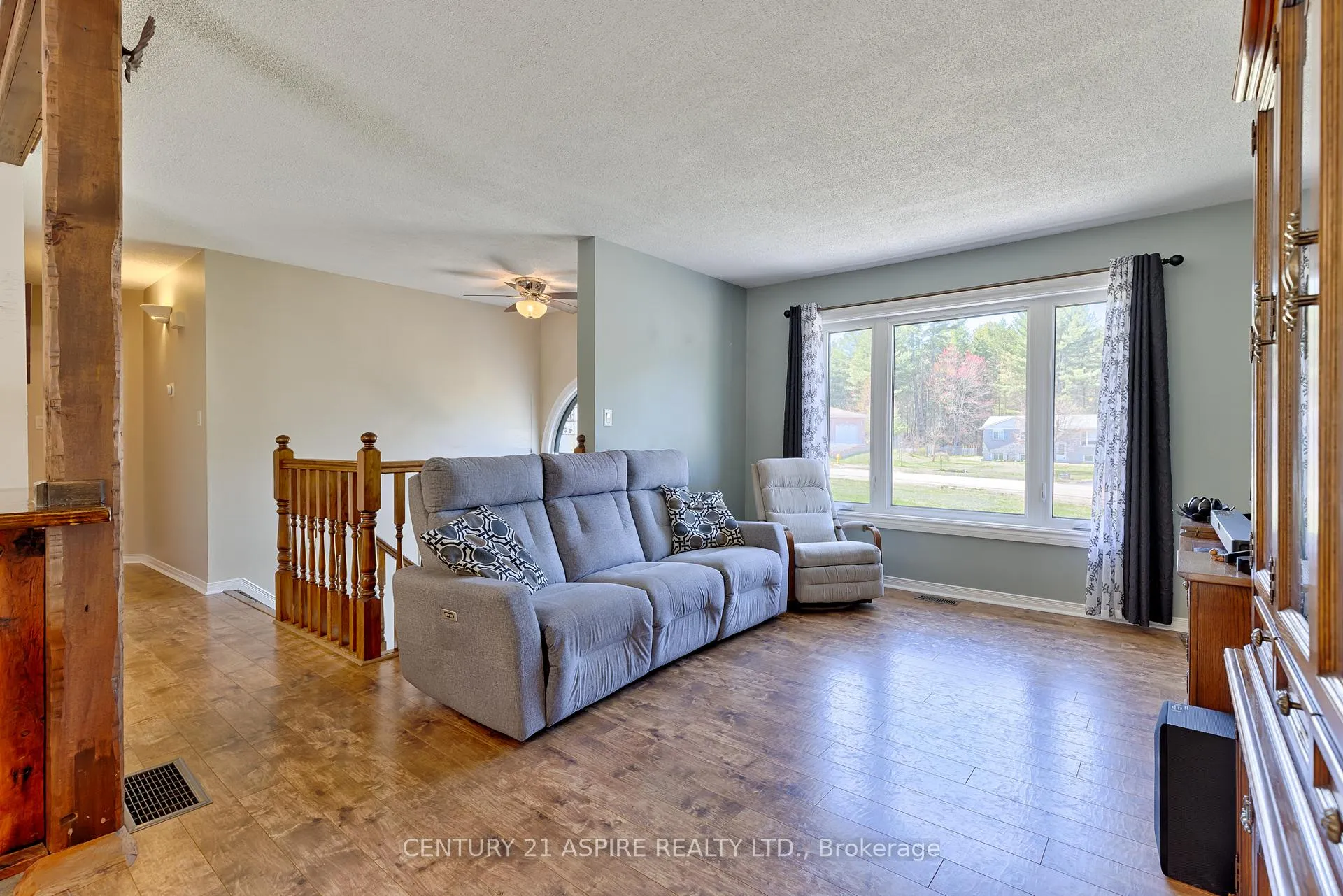 Photo 8 of 9 Jamie Crescent, Petawawa — HOMEH