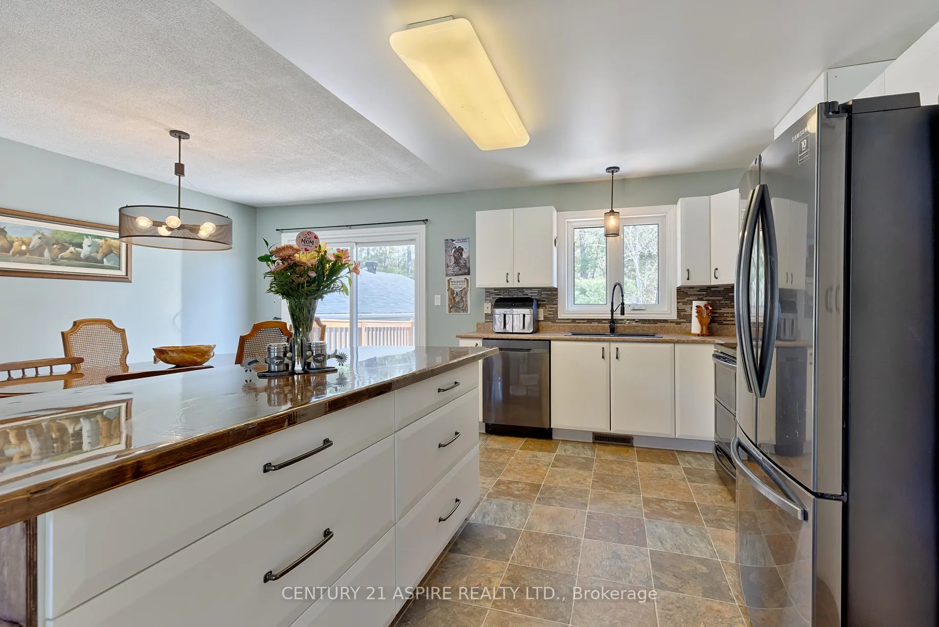 Photo 11 of 9 Jamie Crescent, Petawawa — HOMEH