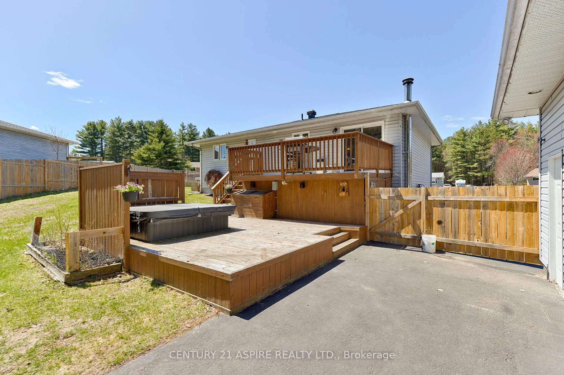 Photo 36 of 9 Jamie Crescent, Petawawa — HOMEH