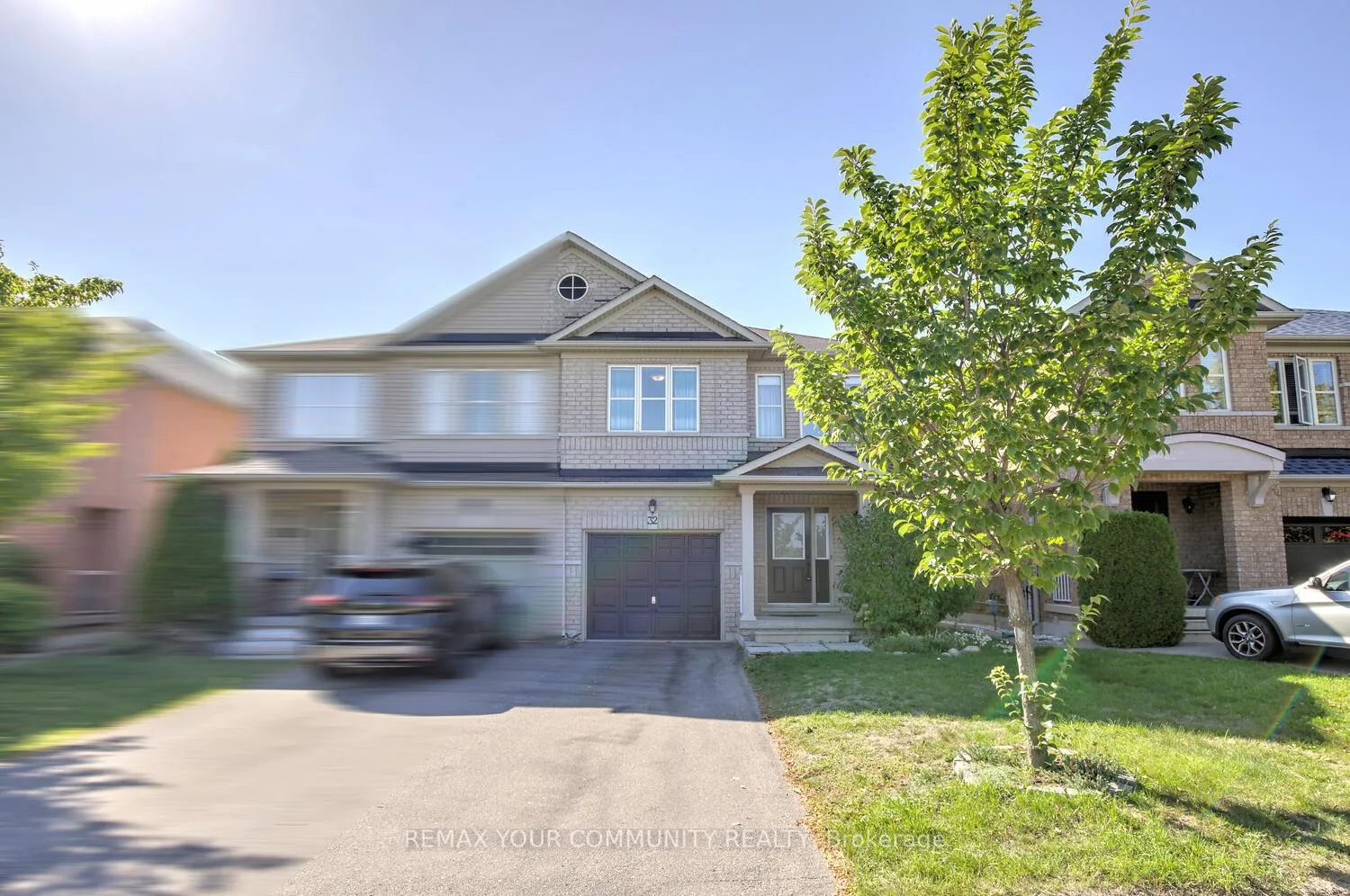 Photo 2 of 32 Black Maple Crescent, Vaughan, Patterson — HOMEH