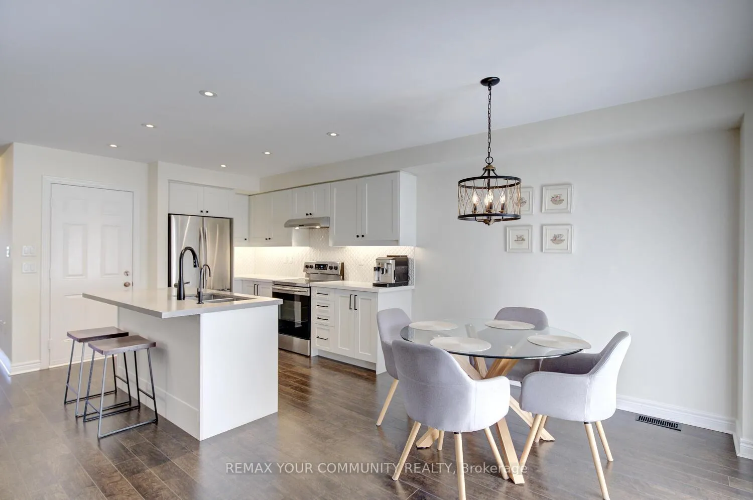 Photo 11 of 32 Black Maple Crescent, Vaughan, Patterson — HOMEH