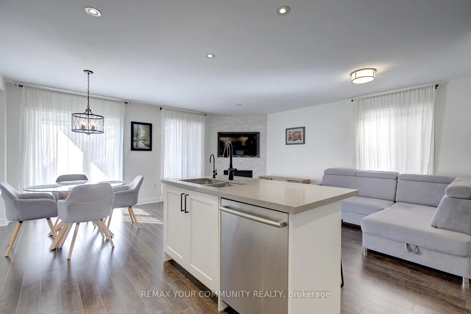 Photo 15 of 32 Black Maple Crescent, Vaughan, Patterson — HOMEH