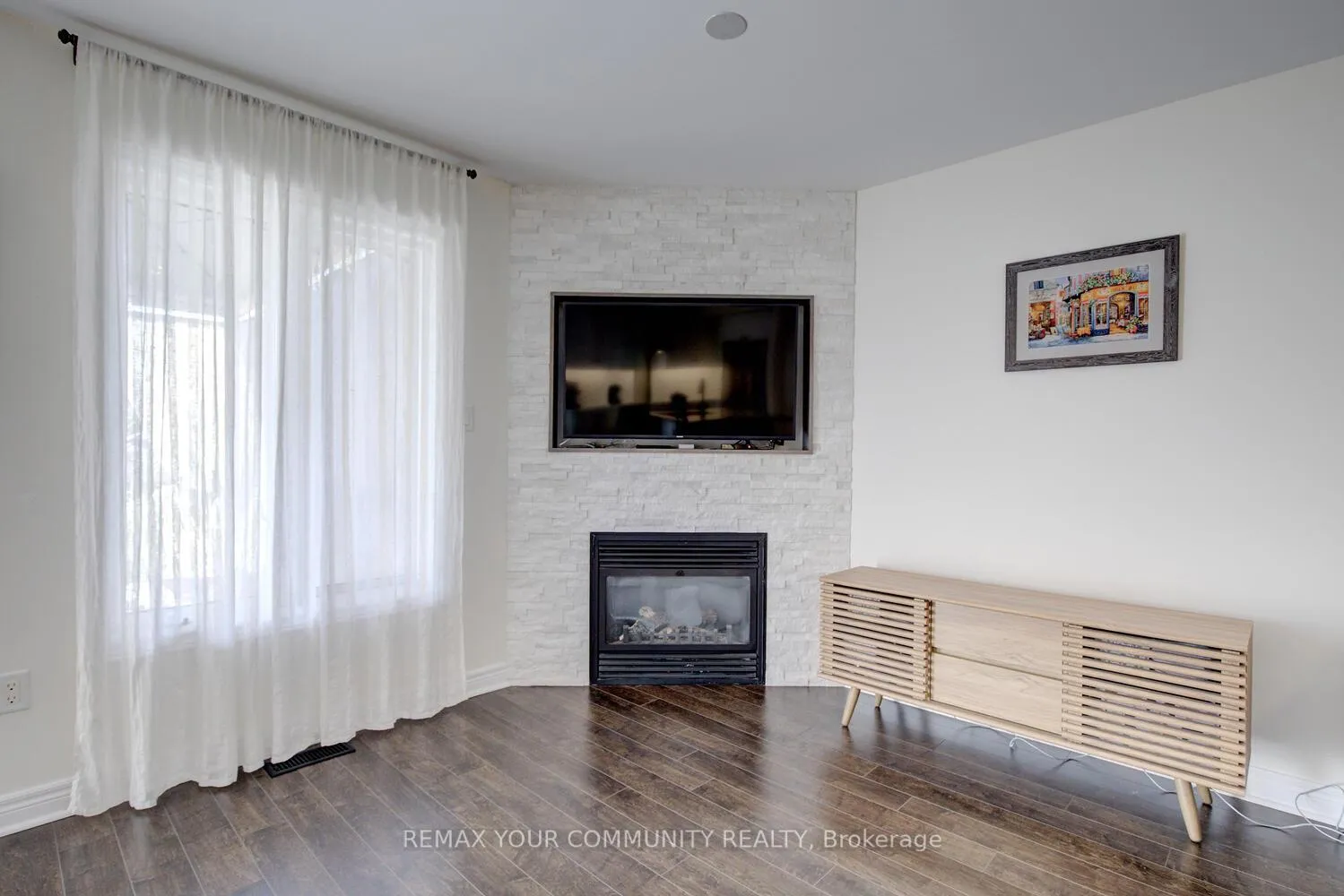 Photo 18 of 32 Black Maple Crescent, Vaughan, Patterson — HOMEH