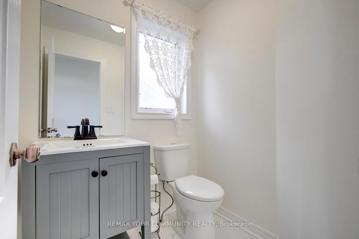 Photo 20 of 32 Black Maple Crescent, Vaughan, Patterson — HOMEH