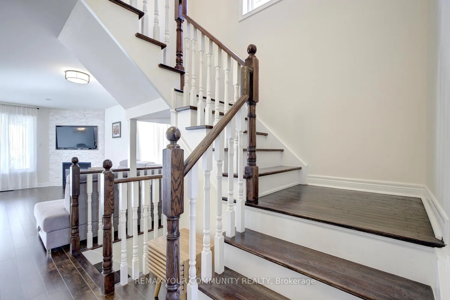 Photo 21 of 32 Black Maple Crescent, Vaughan, Patterson — HOMEH