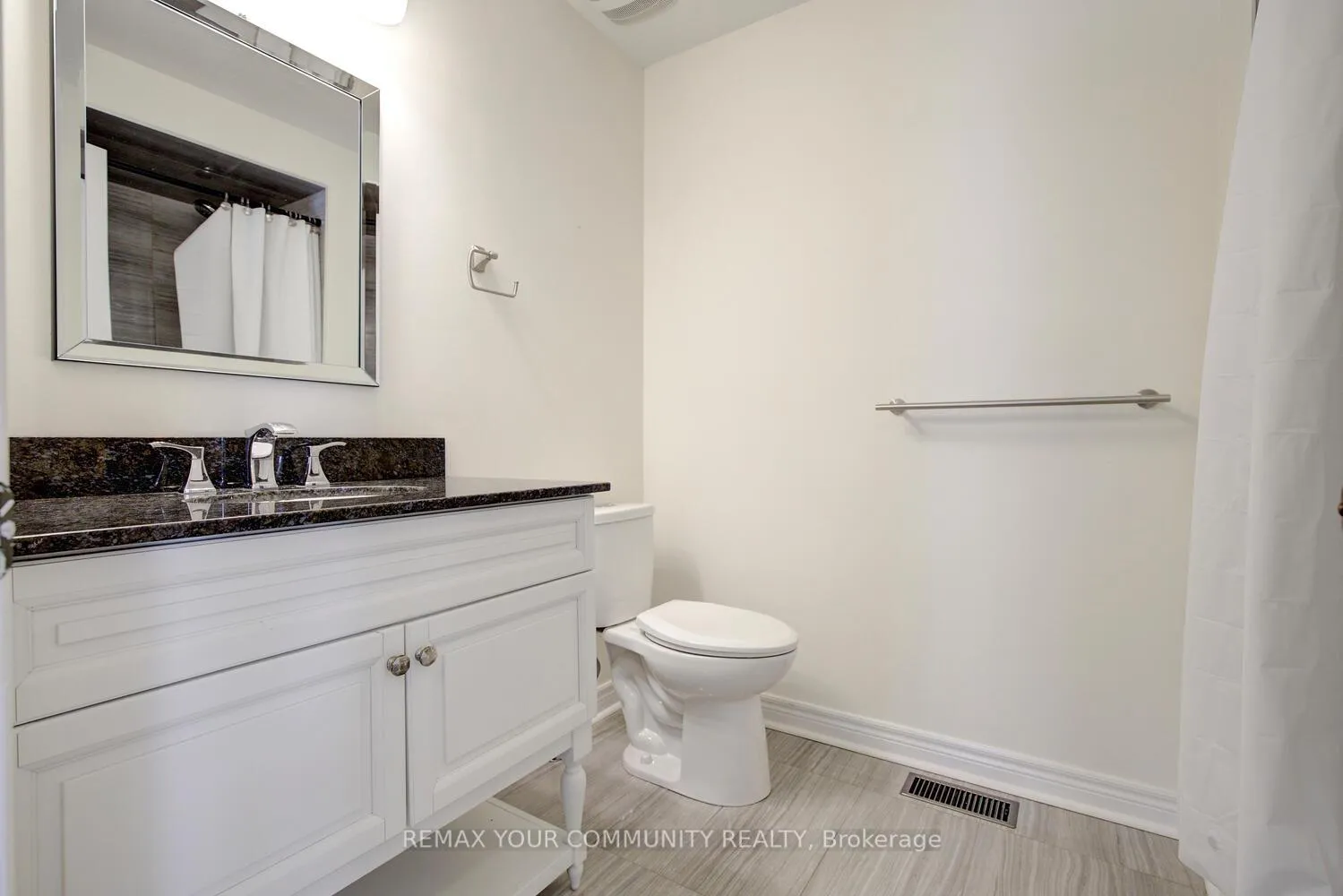 Photo 27 of 32 Black Maple Crescent, Vaughan, Patterson — HOMEH