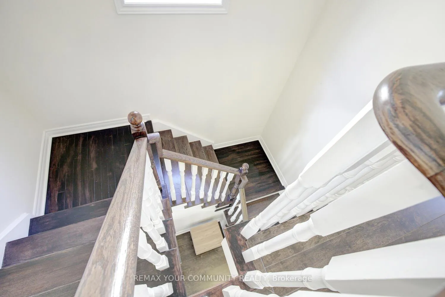 Photo 30 of 32 Black Maple Crescent, Vaughan, Patterson — HOMEH
