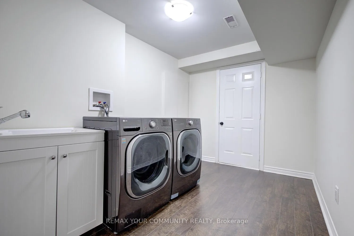 Photo 32 of 32 Black Maple Crescent, Vaughan, Patterson — HOMEH