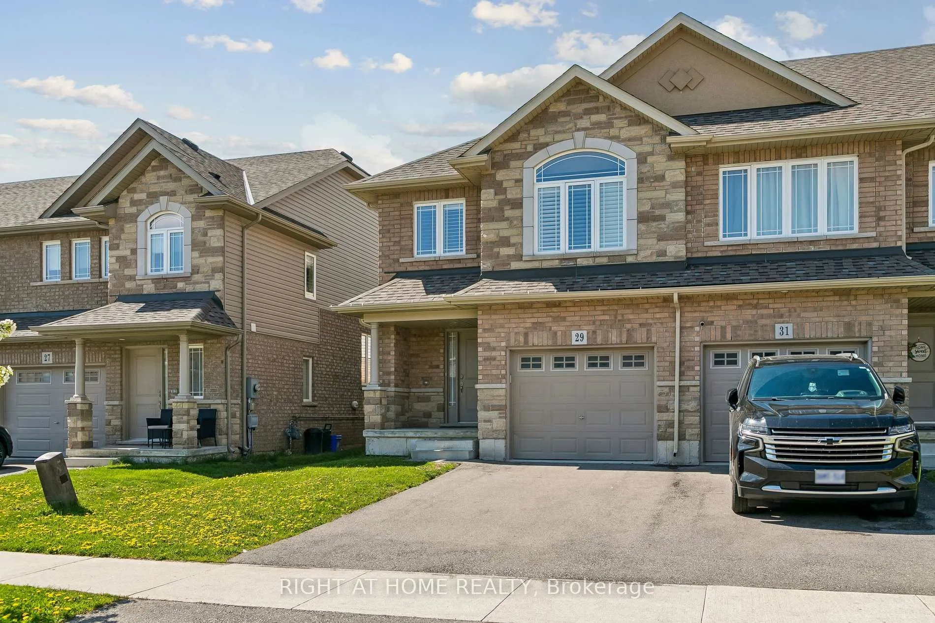 Photo 4 of 29 Bethune Avenue, Hamilton, Rural Glanbrook — HOMEH