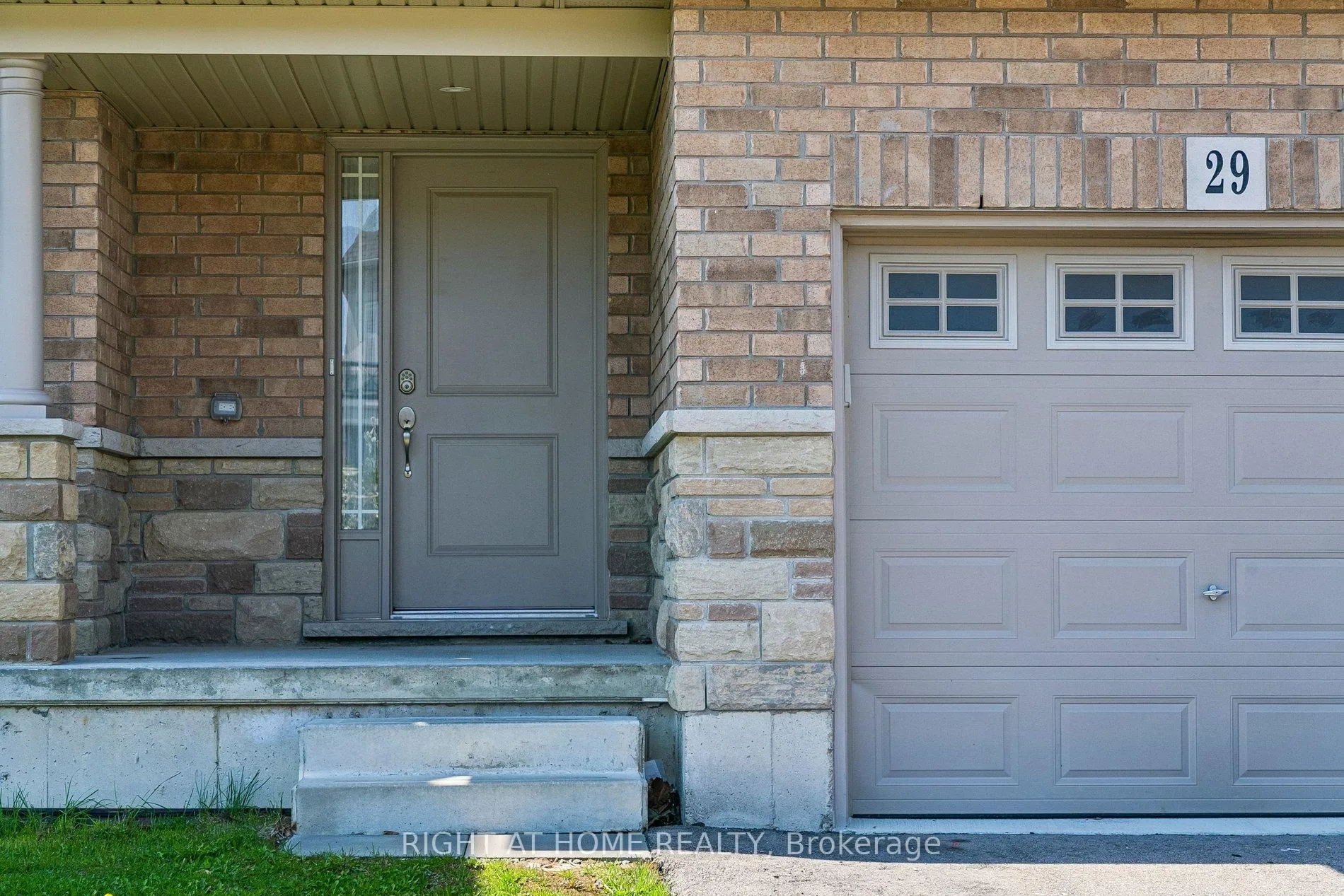 Photo 5 of 29 Bethune Avenue, Hamilton, Rural Glanbrook — HOMEH
