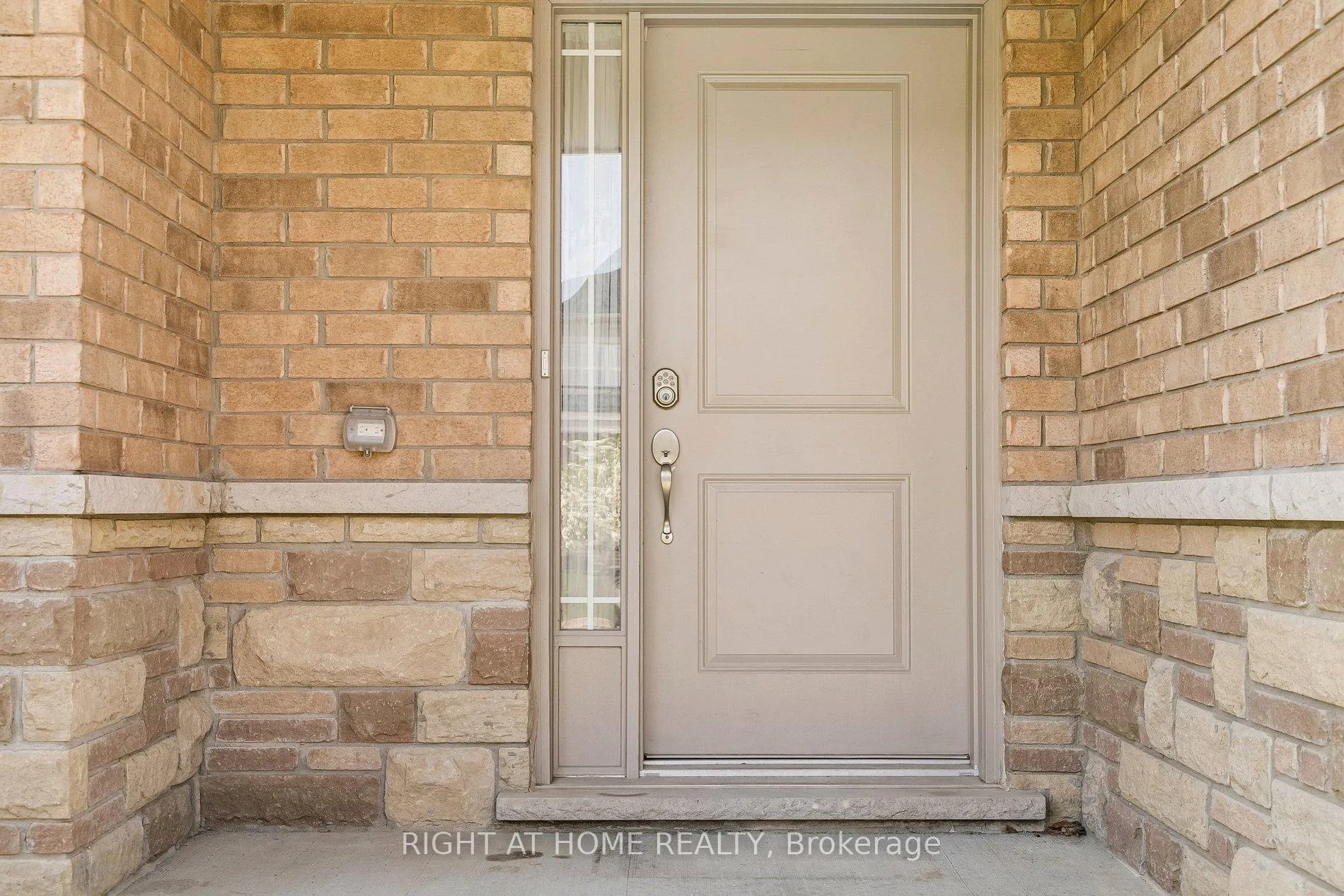 Photo 6 of 29 Bethune Avenue, Hamilton, Rural Glanbrook — HOMEH