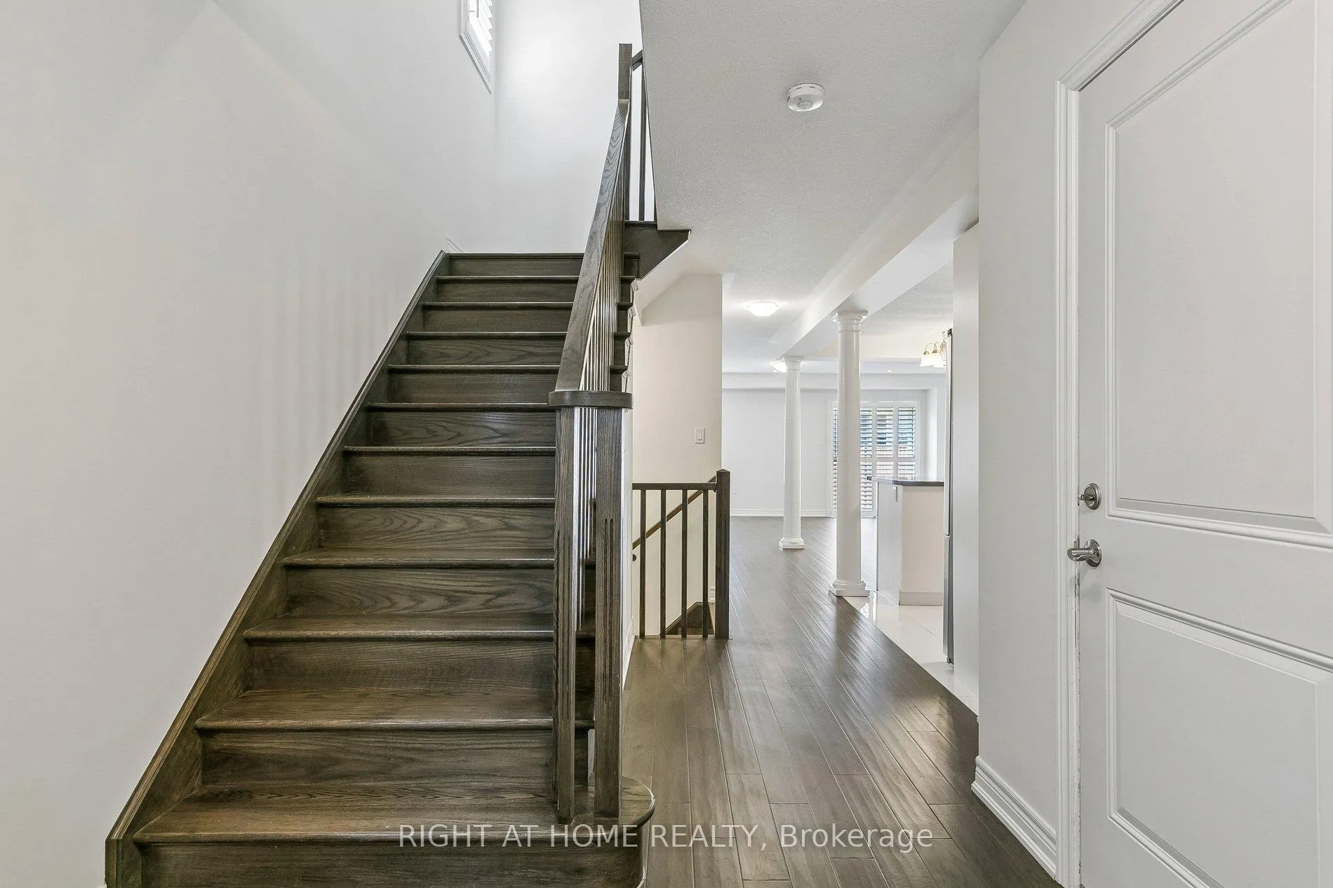Photo 8 of 29 Bethune Avenue, Hamilton, Rural Glanbrook — HOMEH