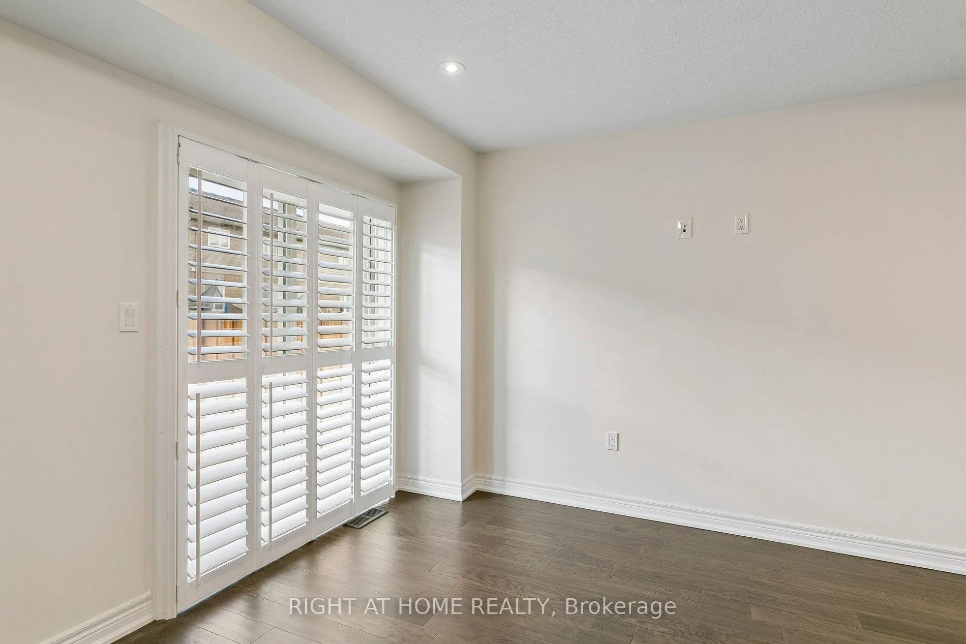 Photo 20 of 29 Bethune Avenue, Hamilton, Rural Glanbrook — HOMEH