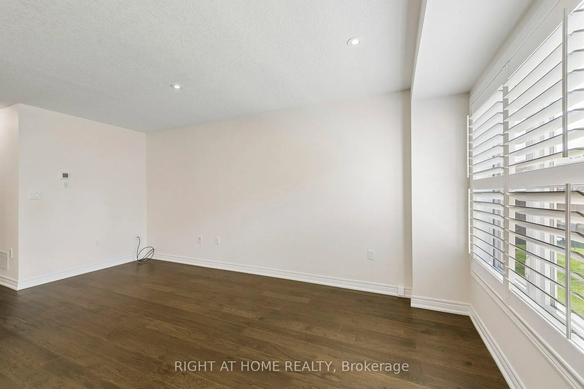 Photo 25 of 29 Bethune Avenue, Hamilton, Rural Glanbrook — HOMEH