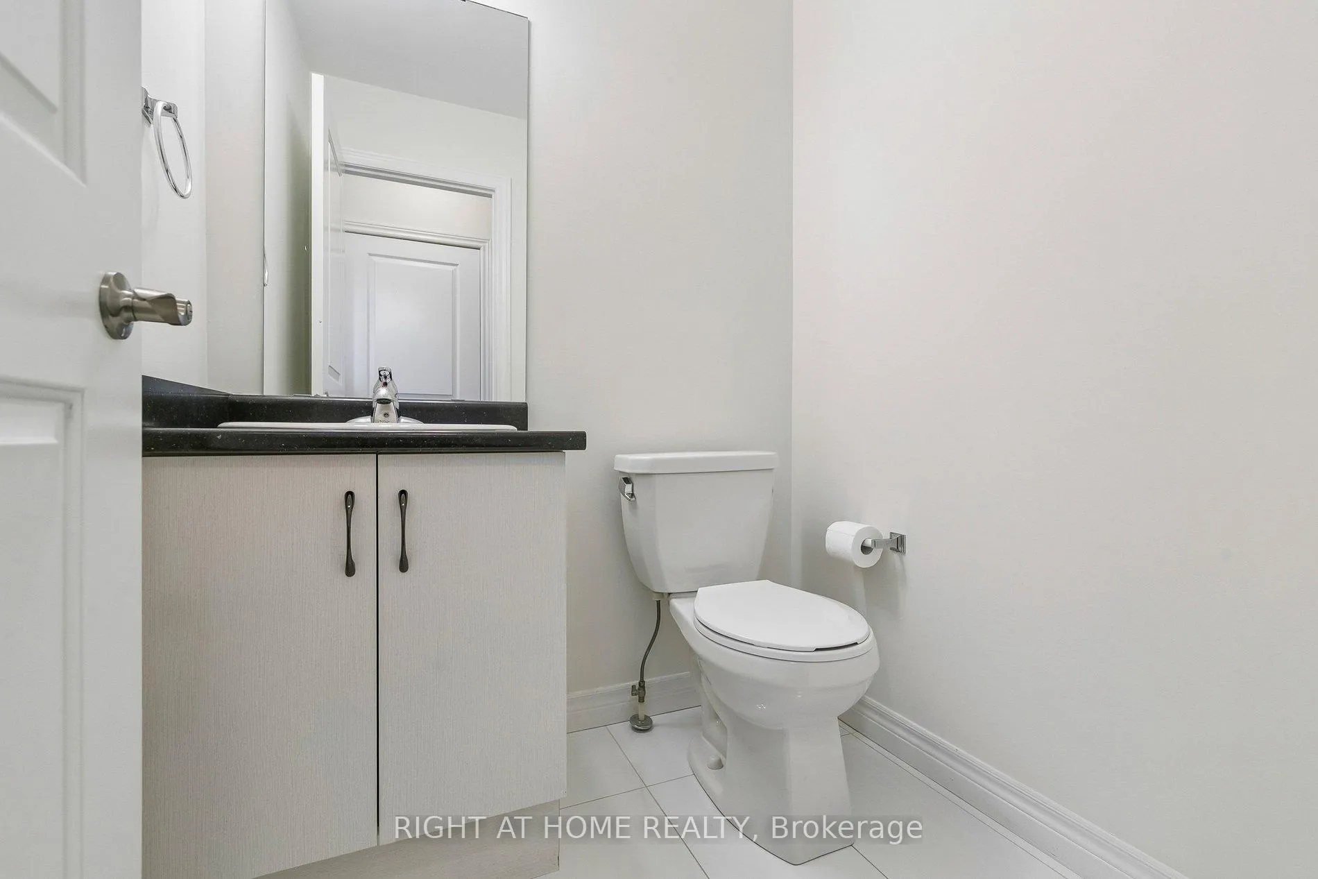 Photo 29 of 29 Bethune Avenue, Hamilton, Rural Glanbrook — HOMEH