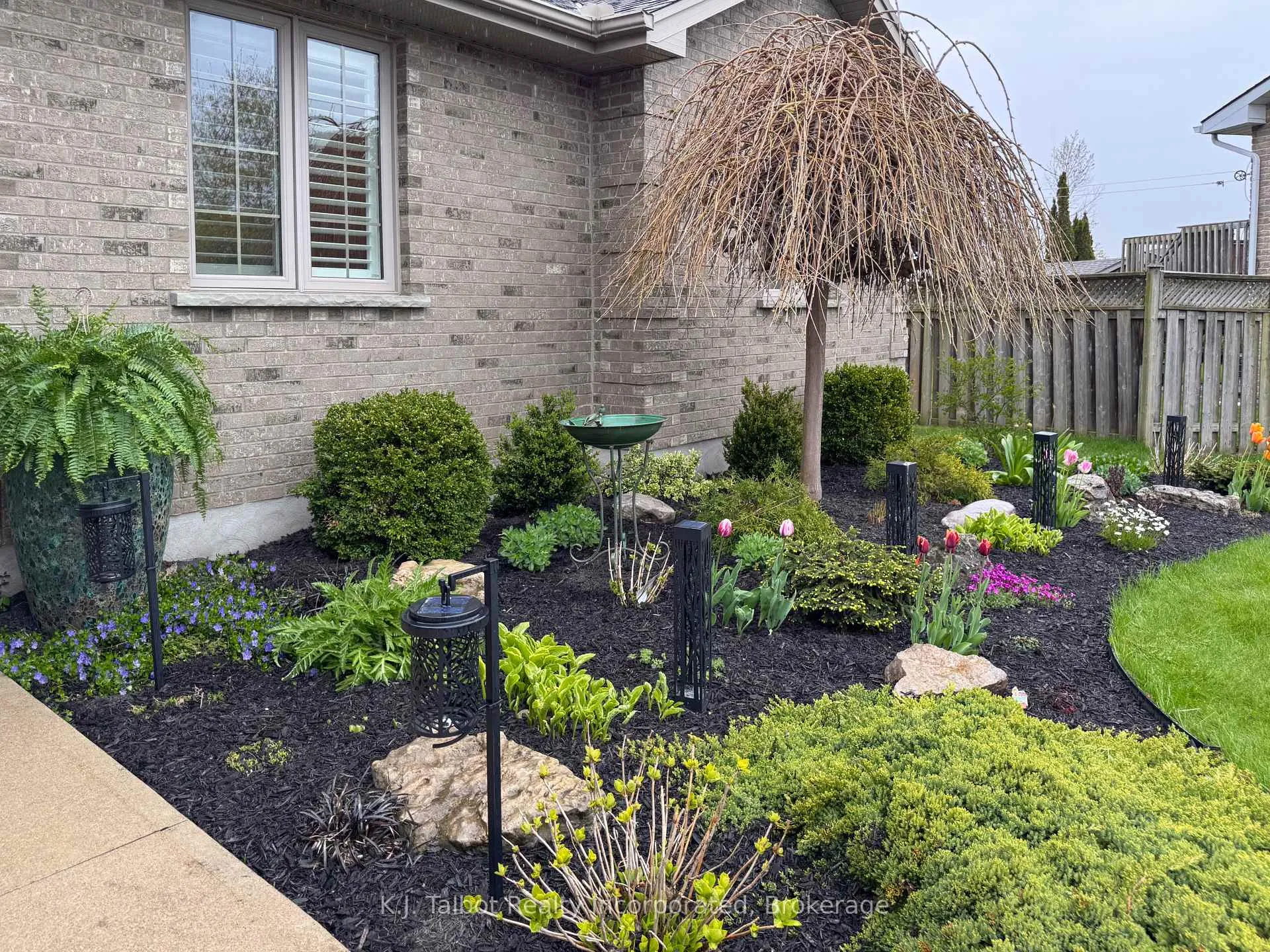 Photo 2 of 11 Lee Crescent, Goderich, Goderich (Town) — HOMEH