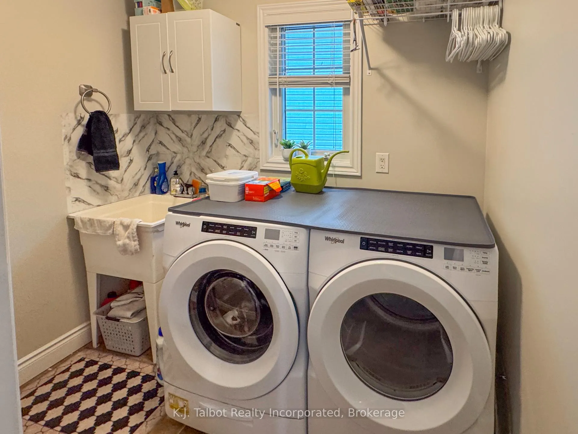 Photo 17 of 11 Lee Crescent, Goderich, Goderich (Town) — HOMEH