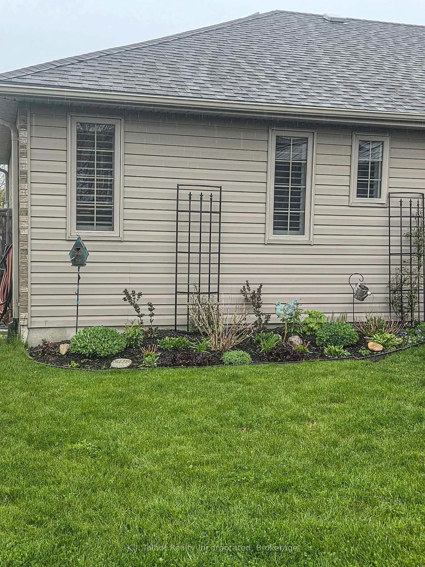 Photo 29 of 11 Lee Crescent, Goderich, Goderich (Town) — HOMEH