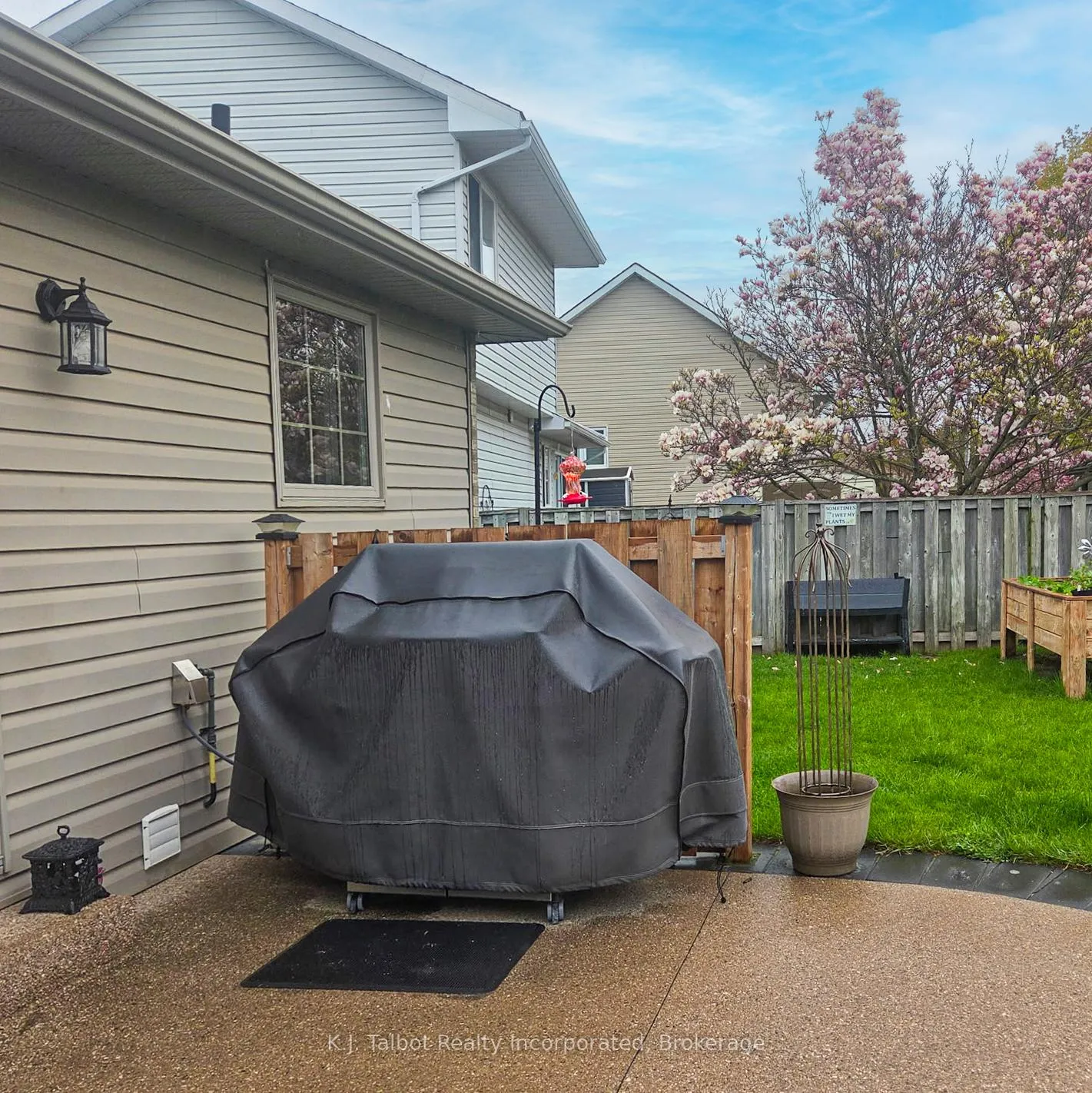 Photo 33 of 11 Lee Crescent, Goderich, Goderich (Town) — HOMEH