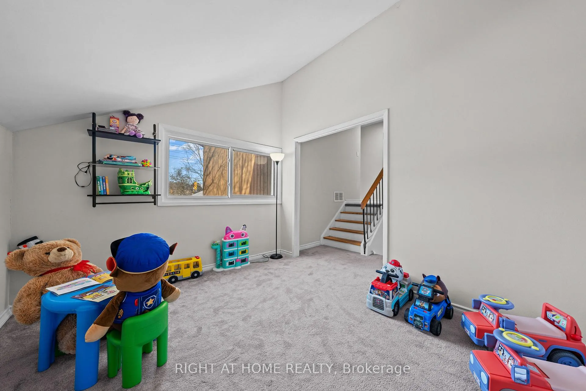 Photo 17 of 7027 Estoril Road, Mississauga, Meadowvale — HOMEH