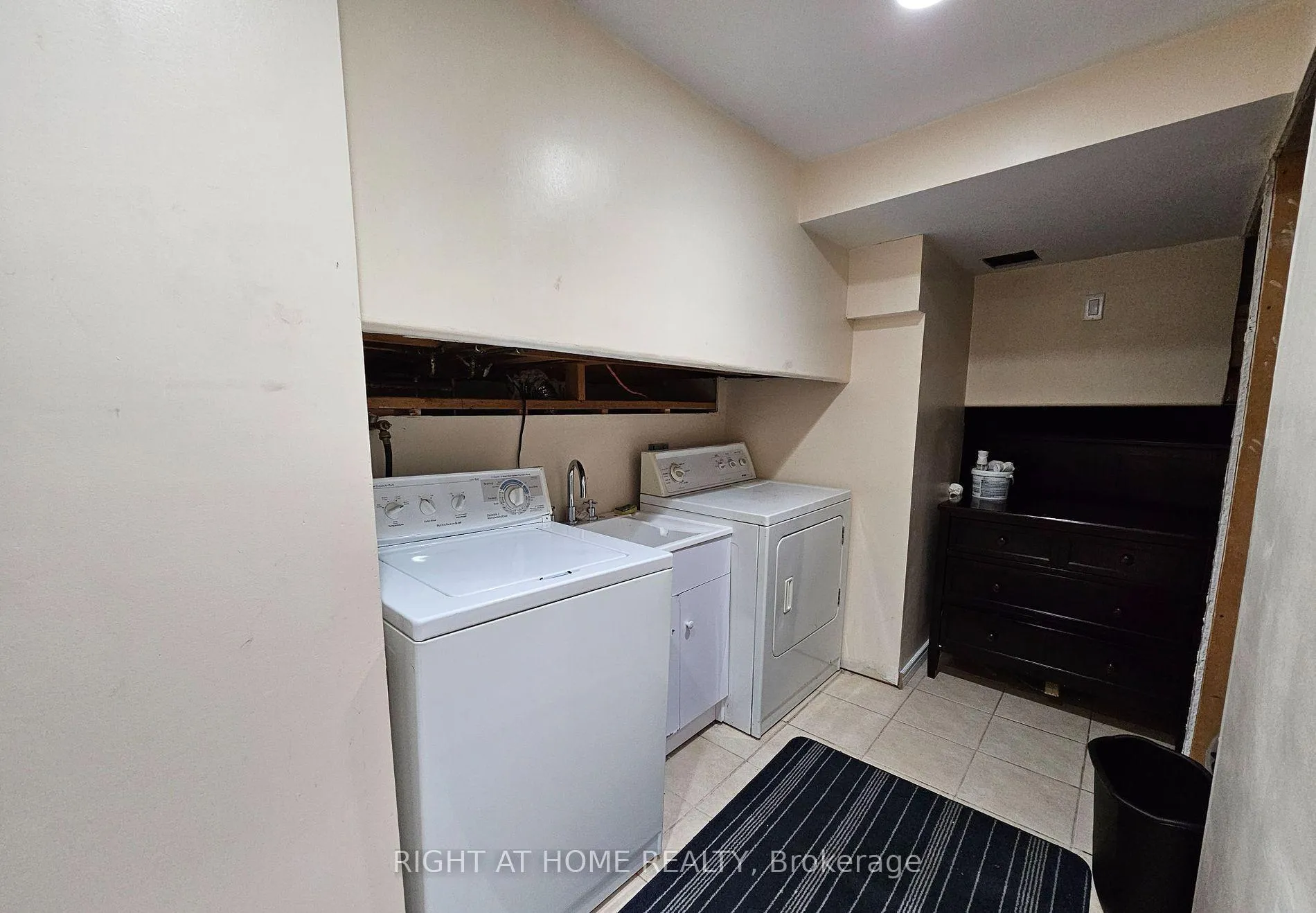 Photo 34 of 7027 Estoril Road, Mississauga, Meadowvale — HOMEH